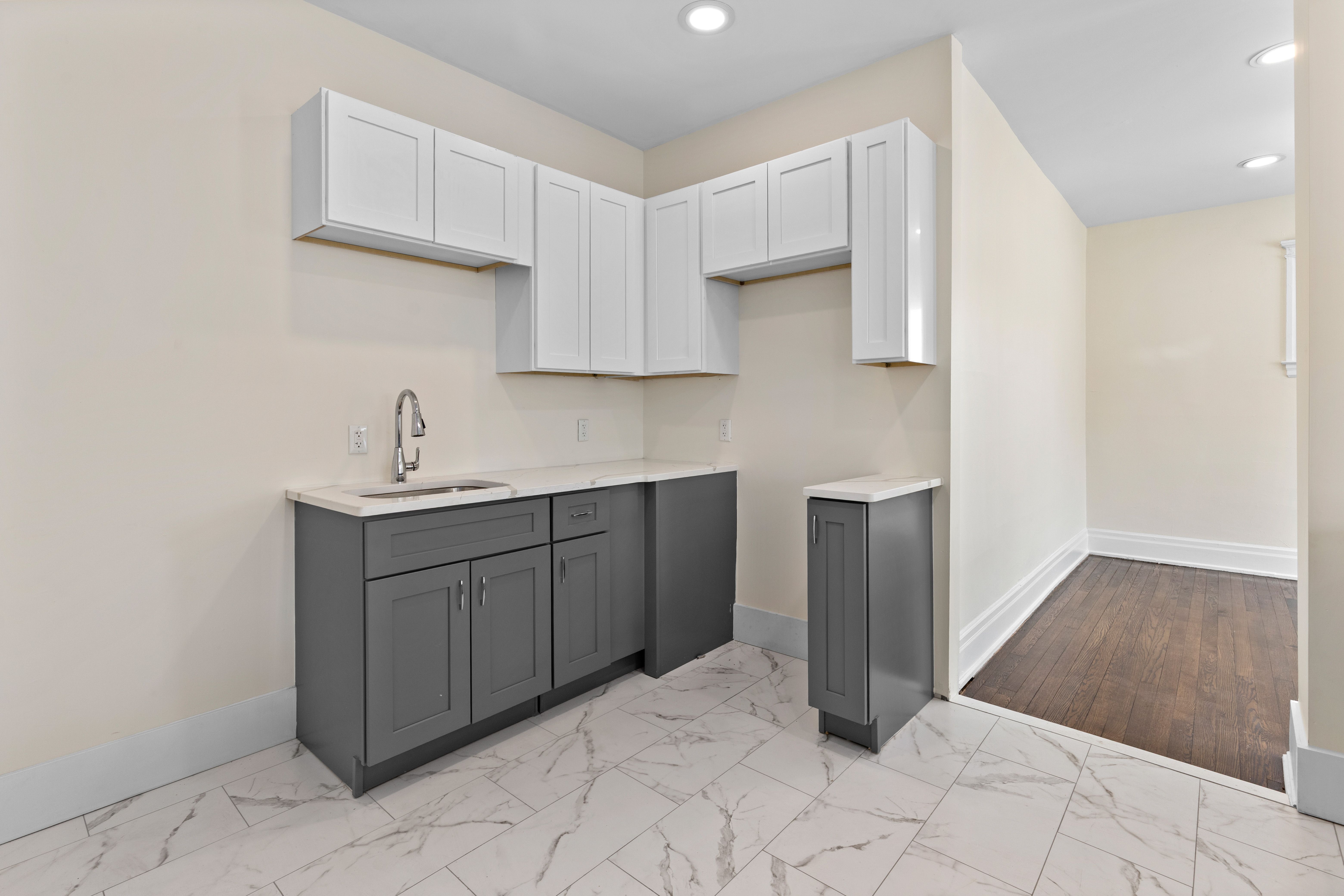 Detroit City Wayne, Michigan 48214, United States, 3 Bedrooms Bedrooms, ,1 BathroomBathrooms,Residential,Active,109473