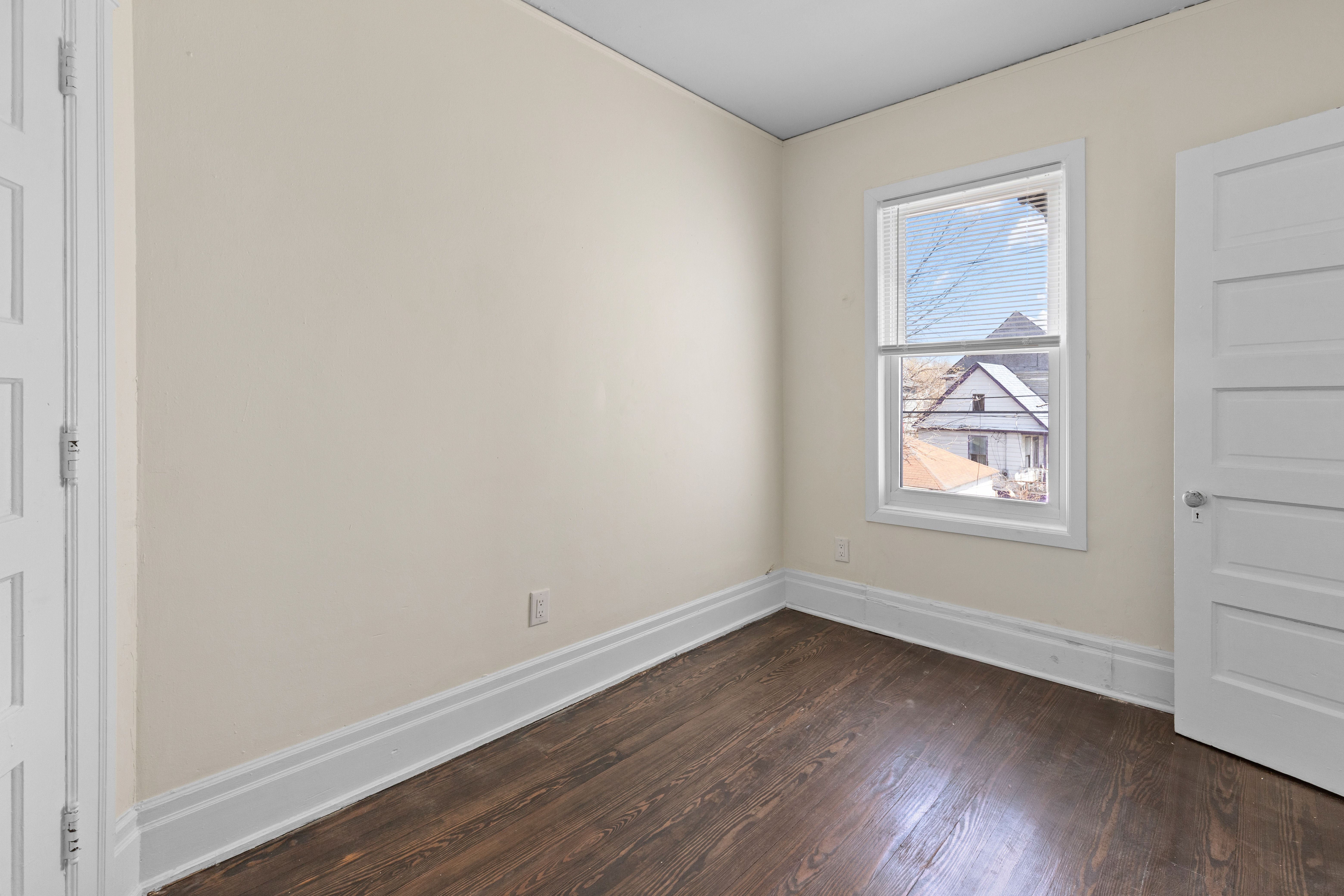 Detroit City Wayne, Michigan 48214, United States, 3 Bedrooms Bedrooms, ,1 BathroomBathrooms,Residential,Active,109473