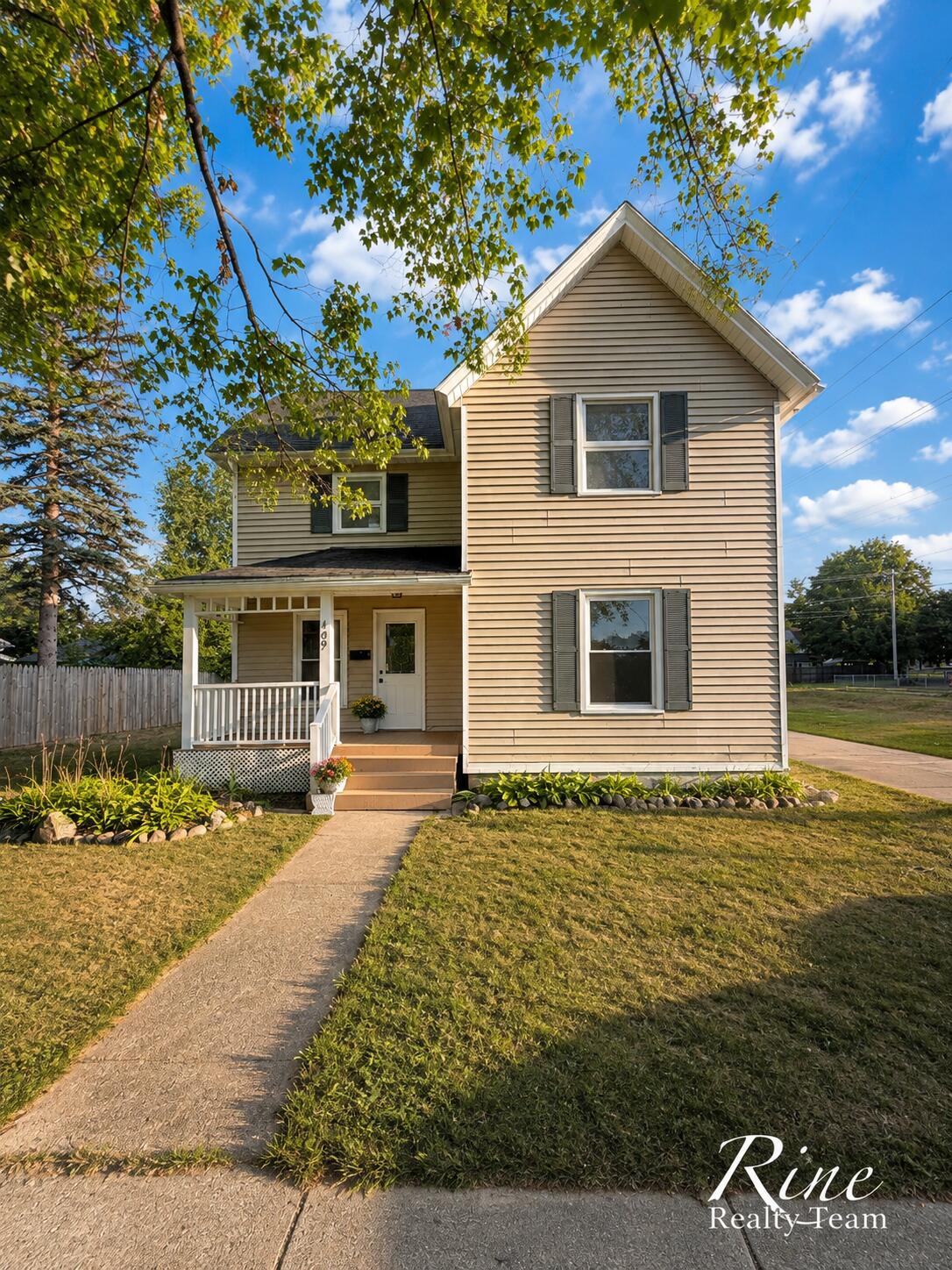 409 W Maple Street