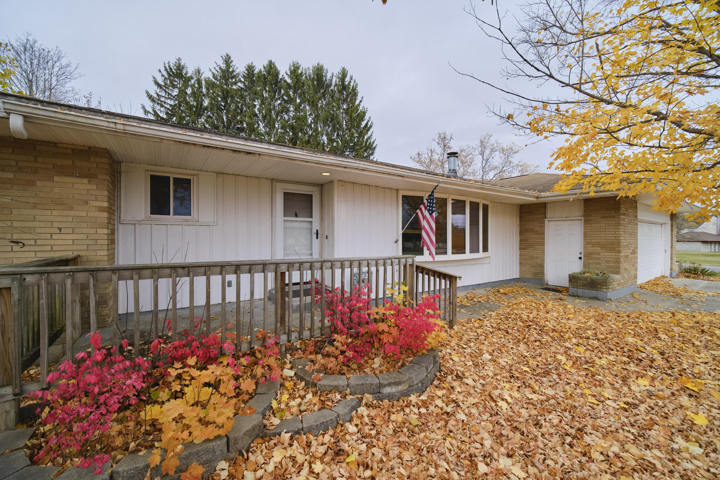 202 W Maple