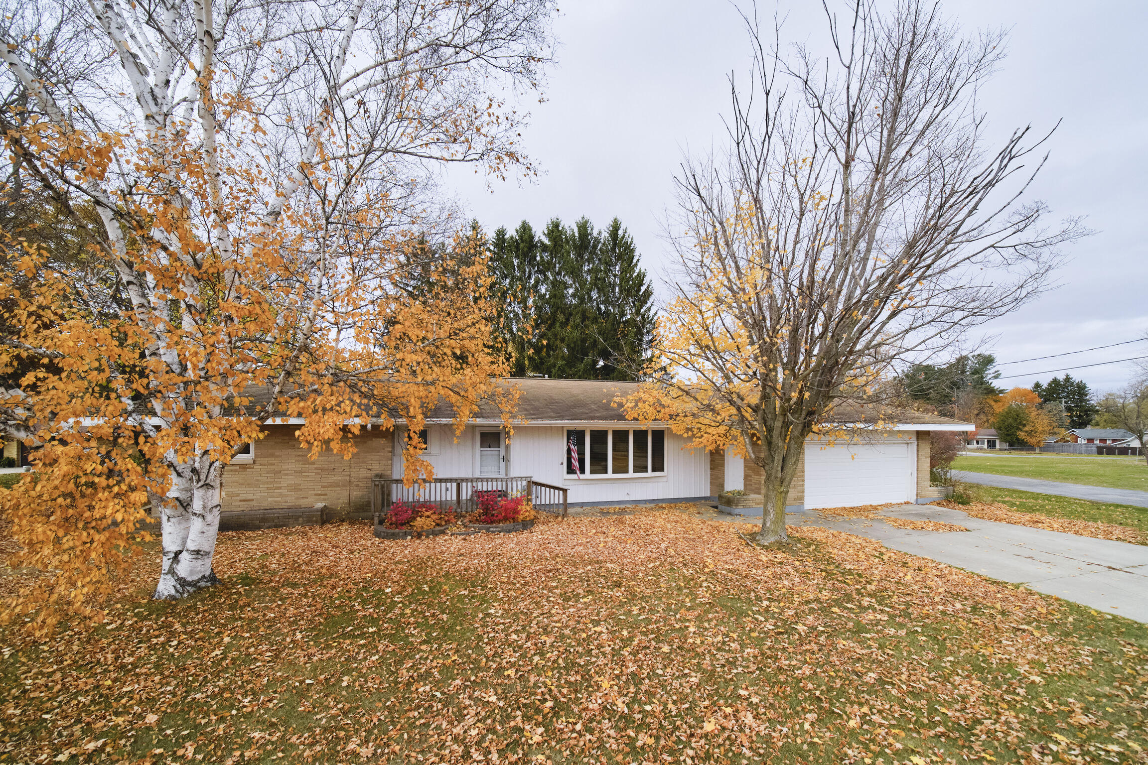 202 W Maple