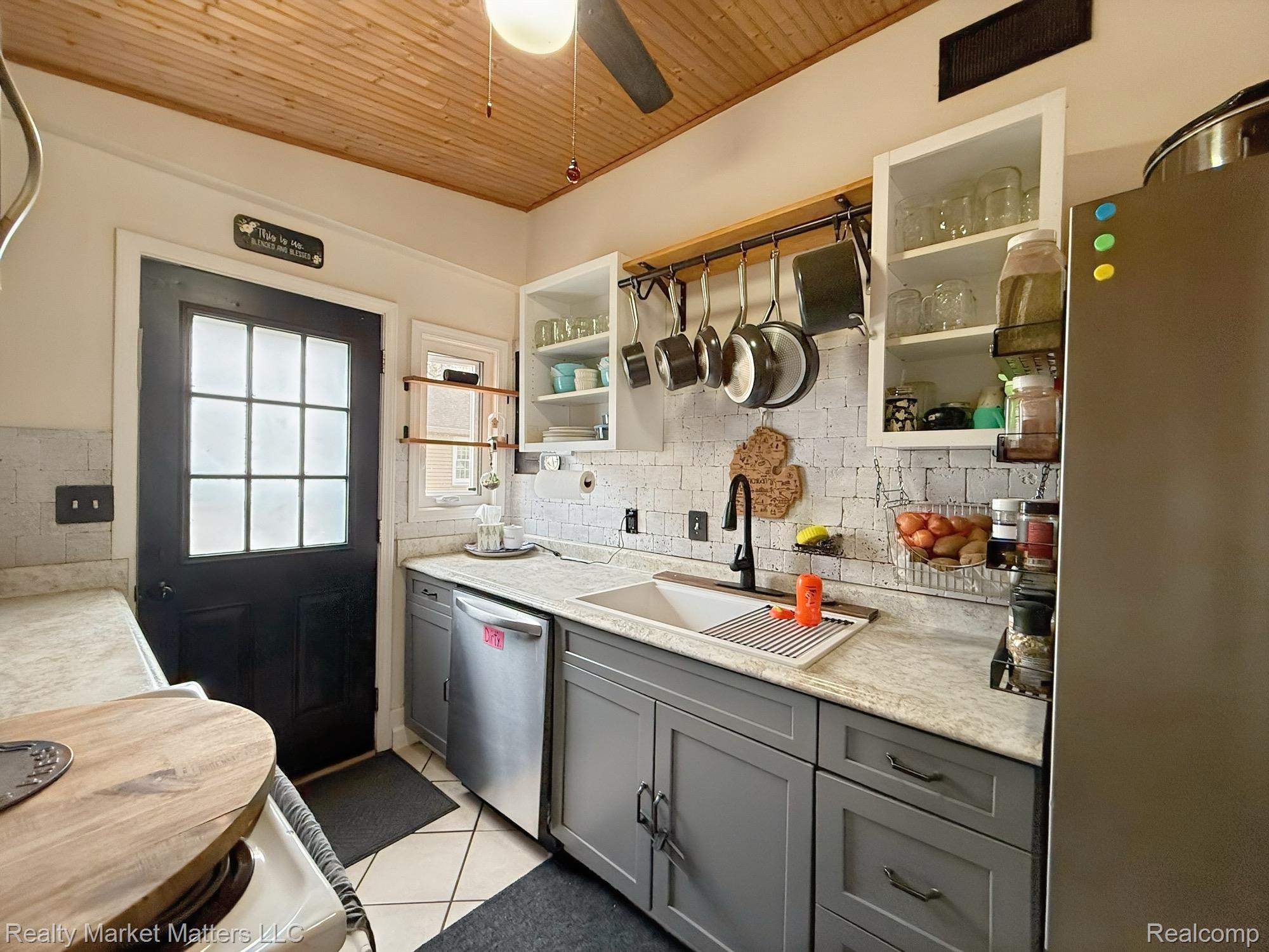 6307 Springdale Boulevard