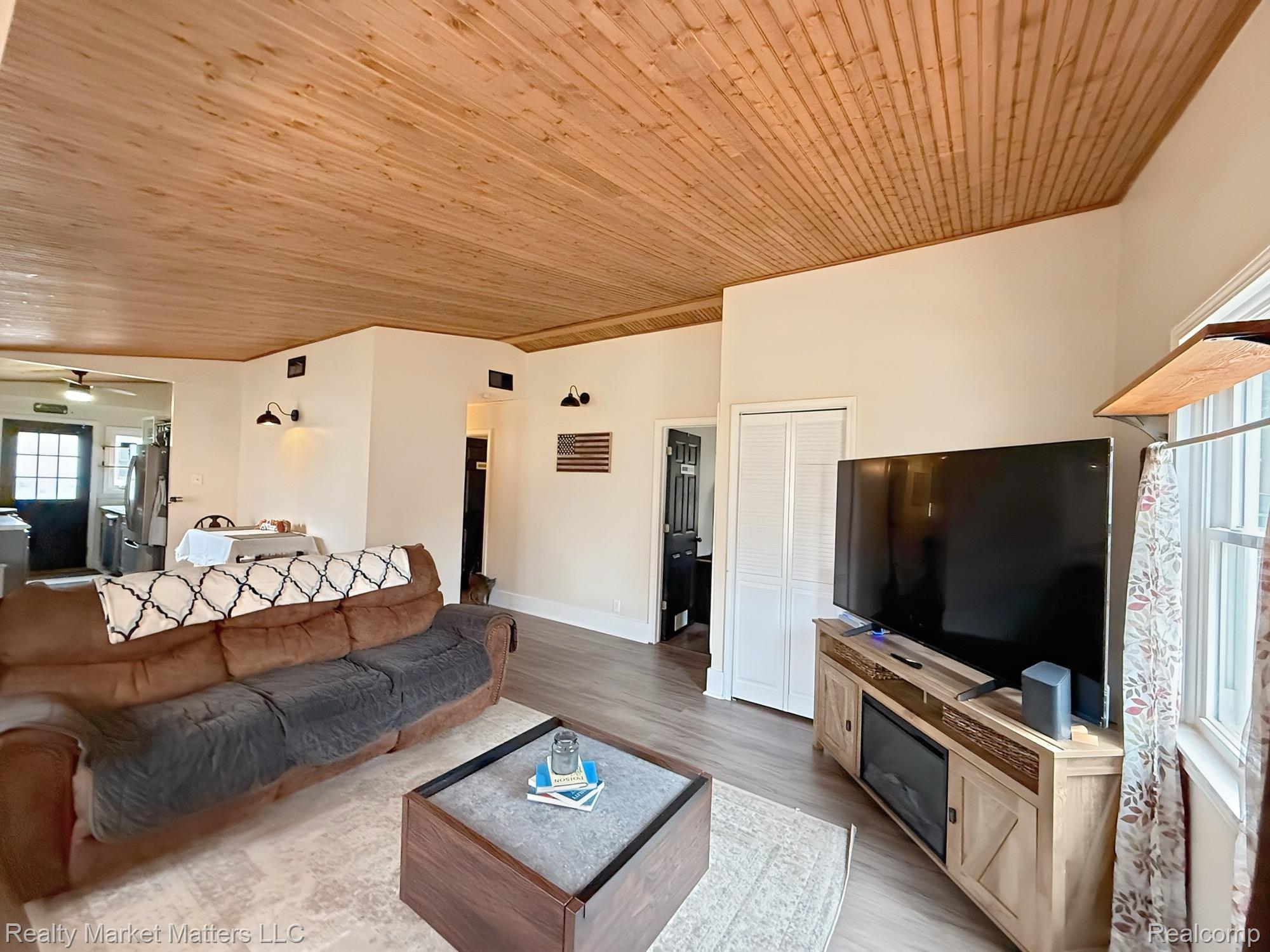 6307 Springdale Boulevard