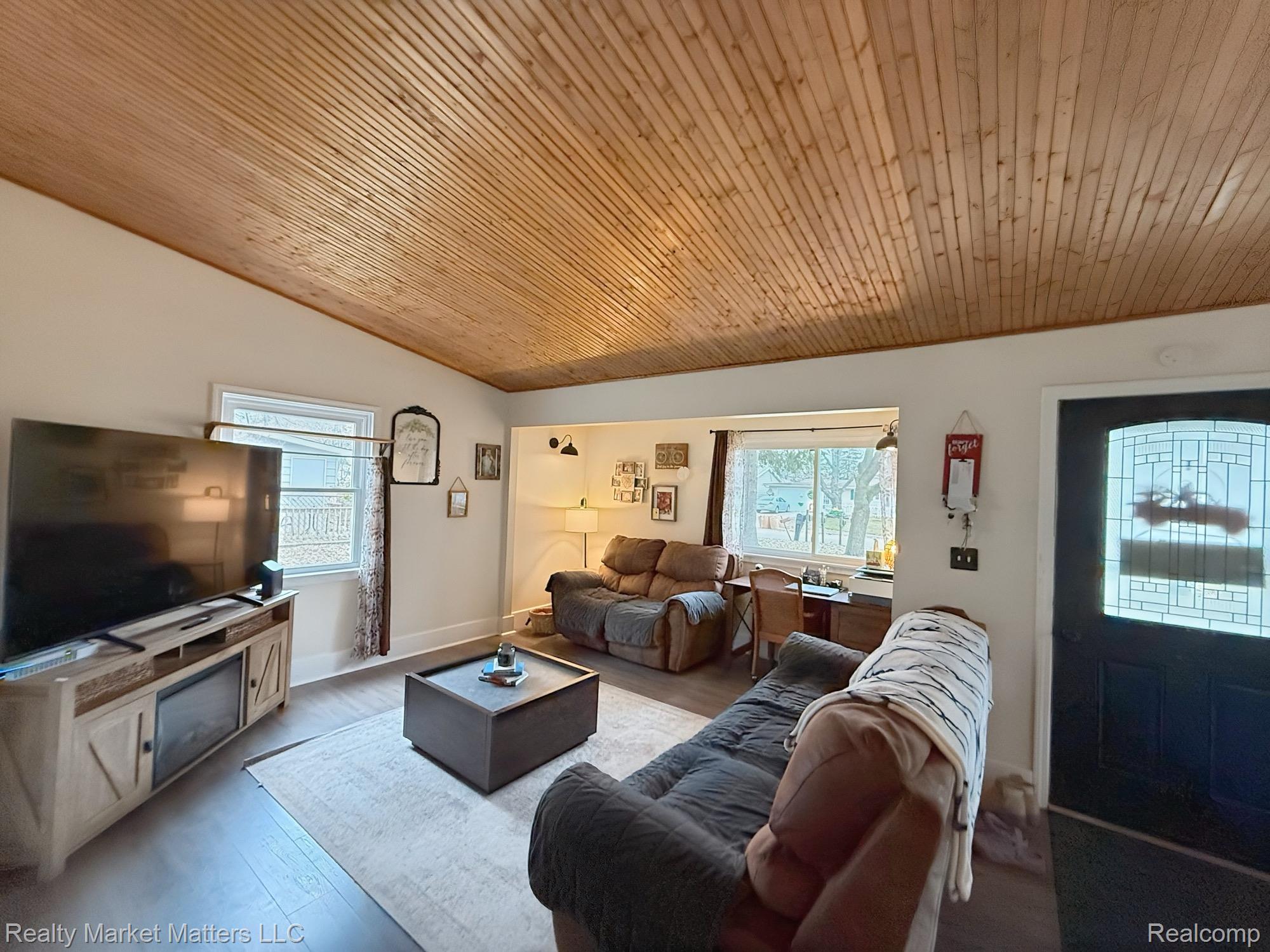 6307 Springdale Boulevard