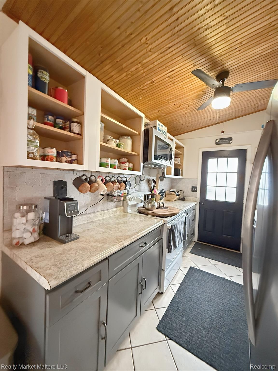 6307 Springdale Boulevard