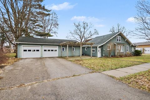 234 W Pleasant Street Watervliet City MI 49098