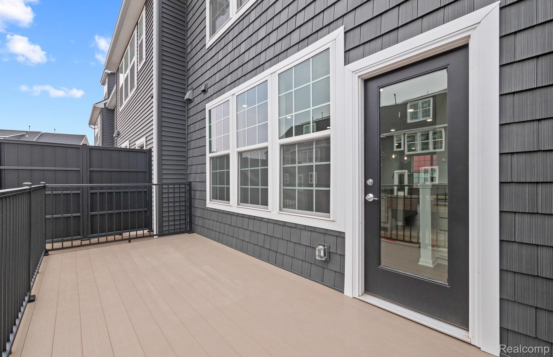 320 N Sydney Court