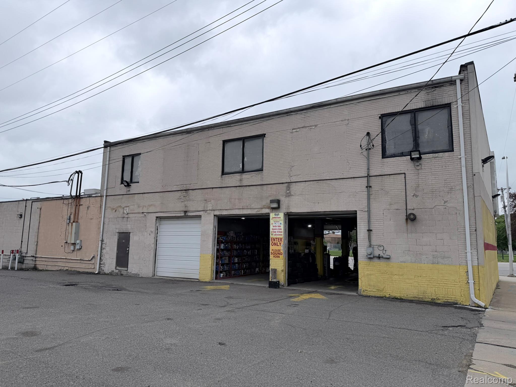 11030 W Jefferson Avenue