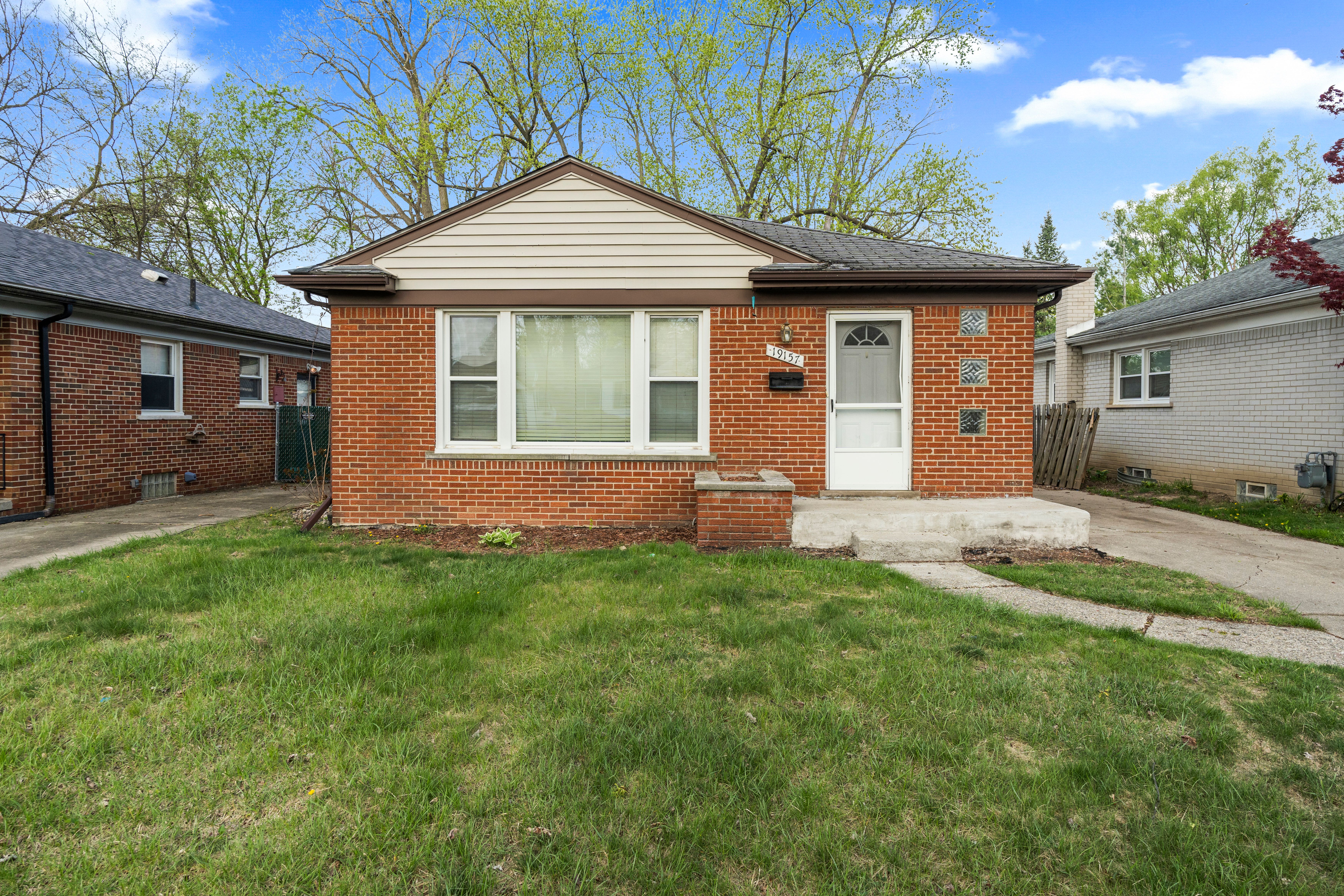 19157 MACARTHUR