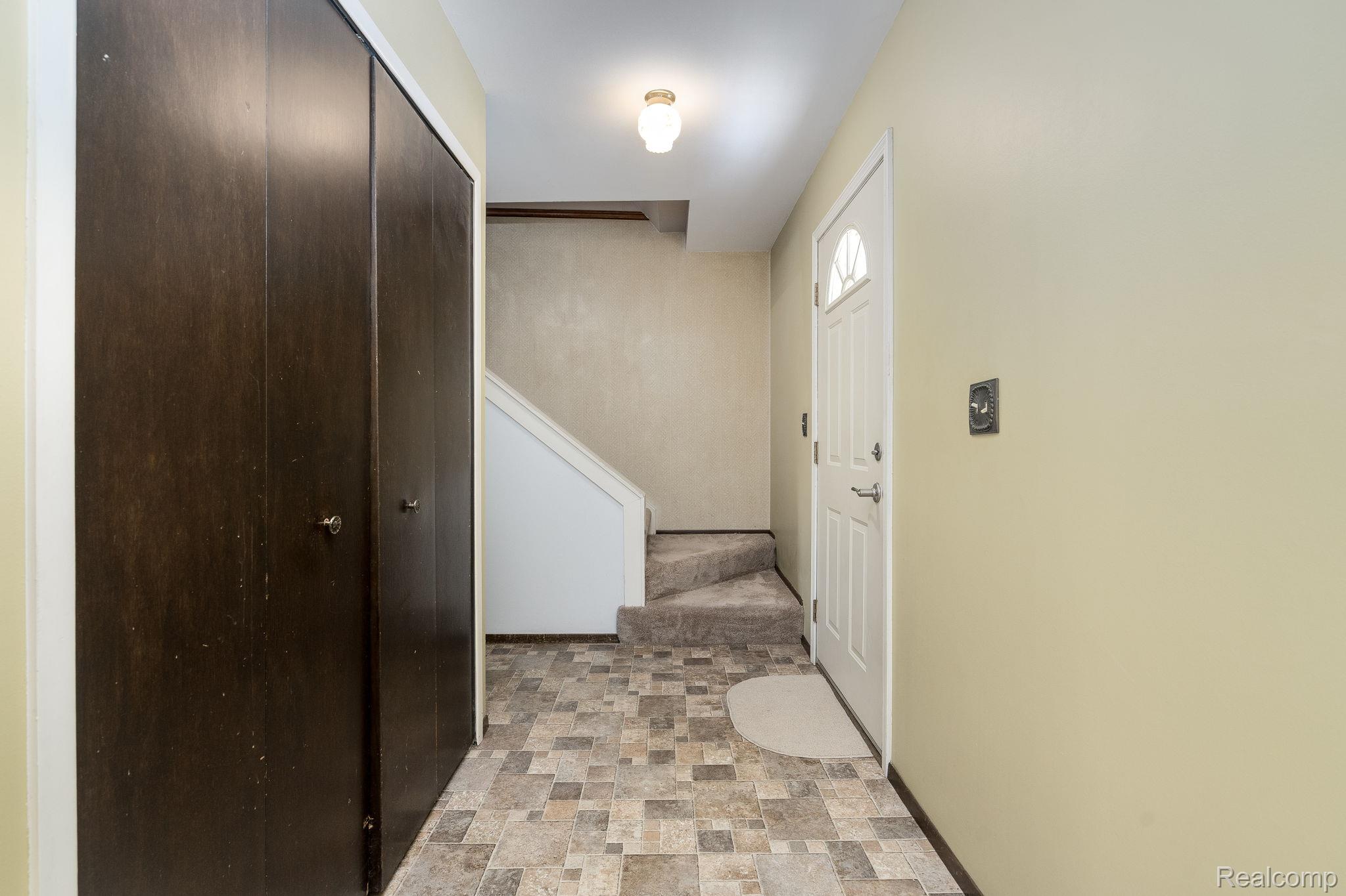 Troy City, Michigan 48083, United States, 3 Bedrooms Bedrooms, ,2 BathroomsBathrooms,Residential,Active,205605