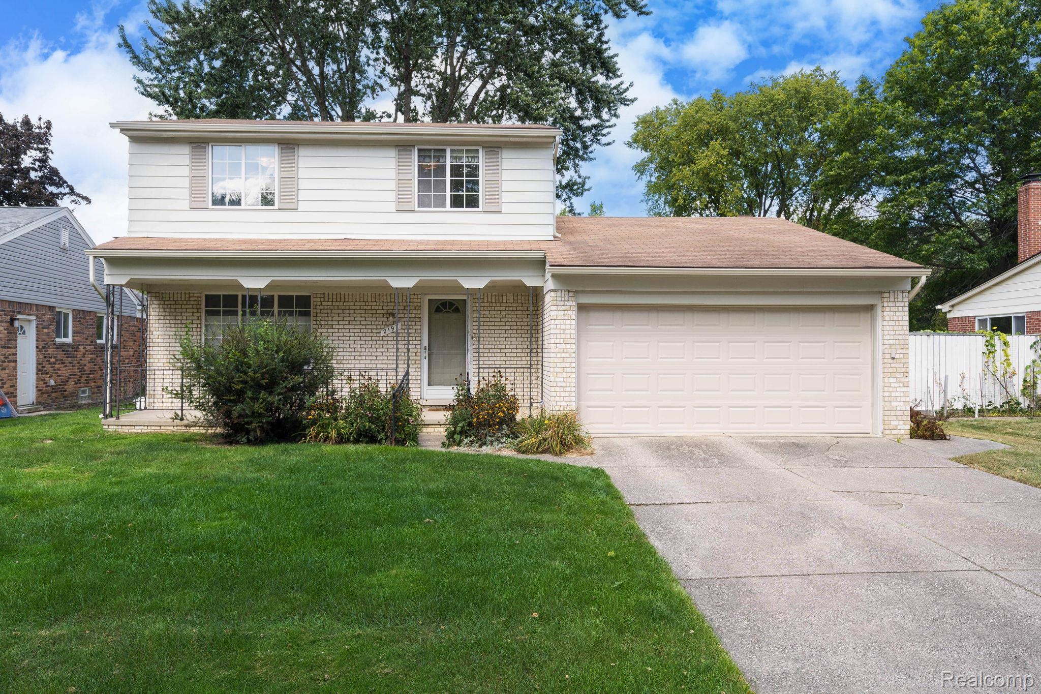 Troy City, Michigan 48083, United States, 3 Bedrooms Bedrooms, ,2 BathroomsBathrooms,Residential,Active,205605