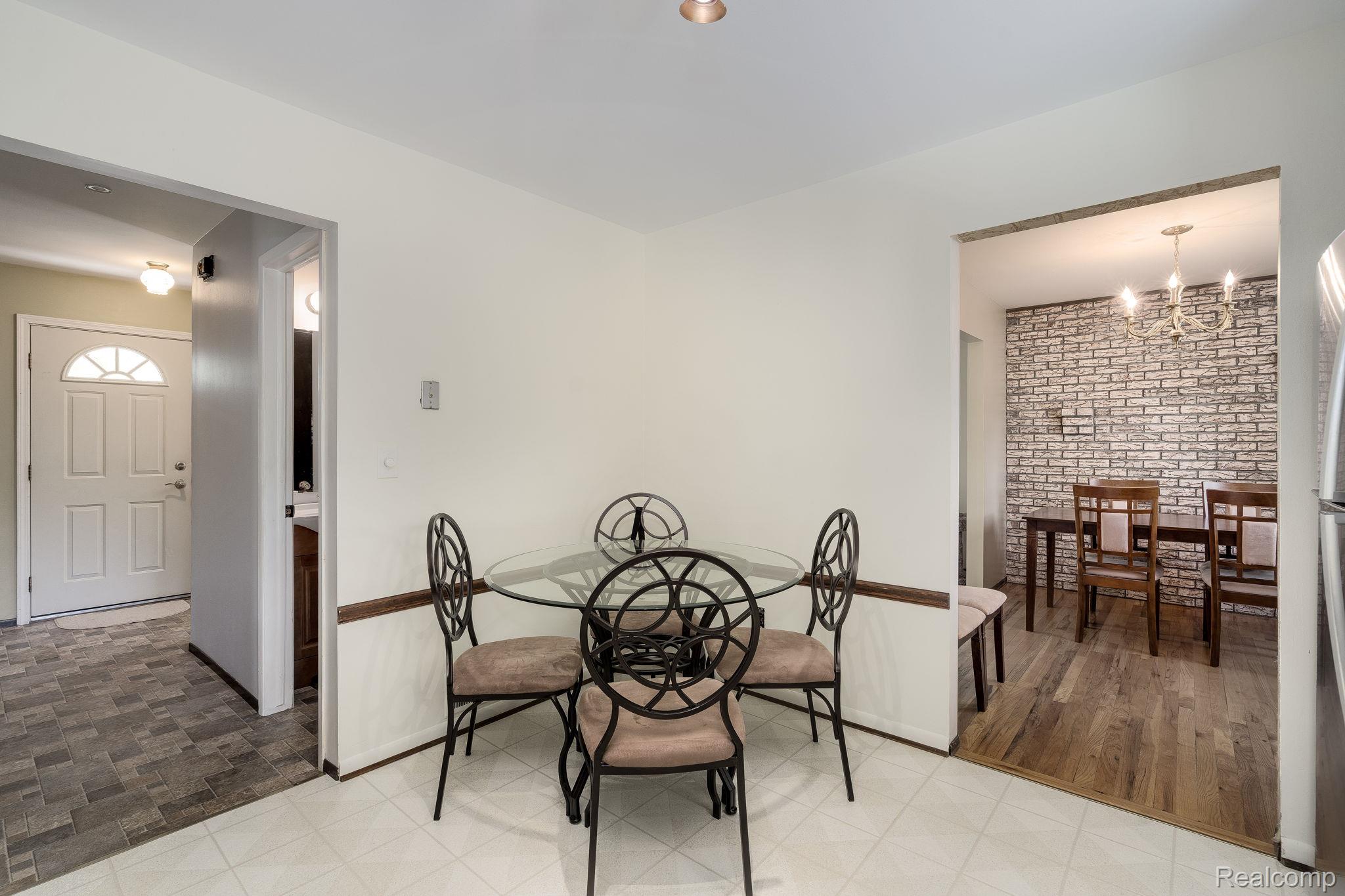 Troy City, Michigan 48083, United States, 3 Bedrooms Bedrooms, ,2 BathroomsBathrooms,Residential,Active,205605