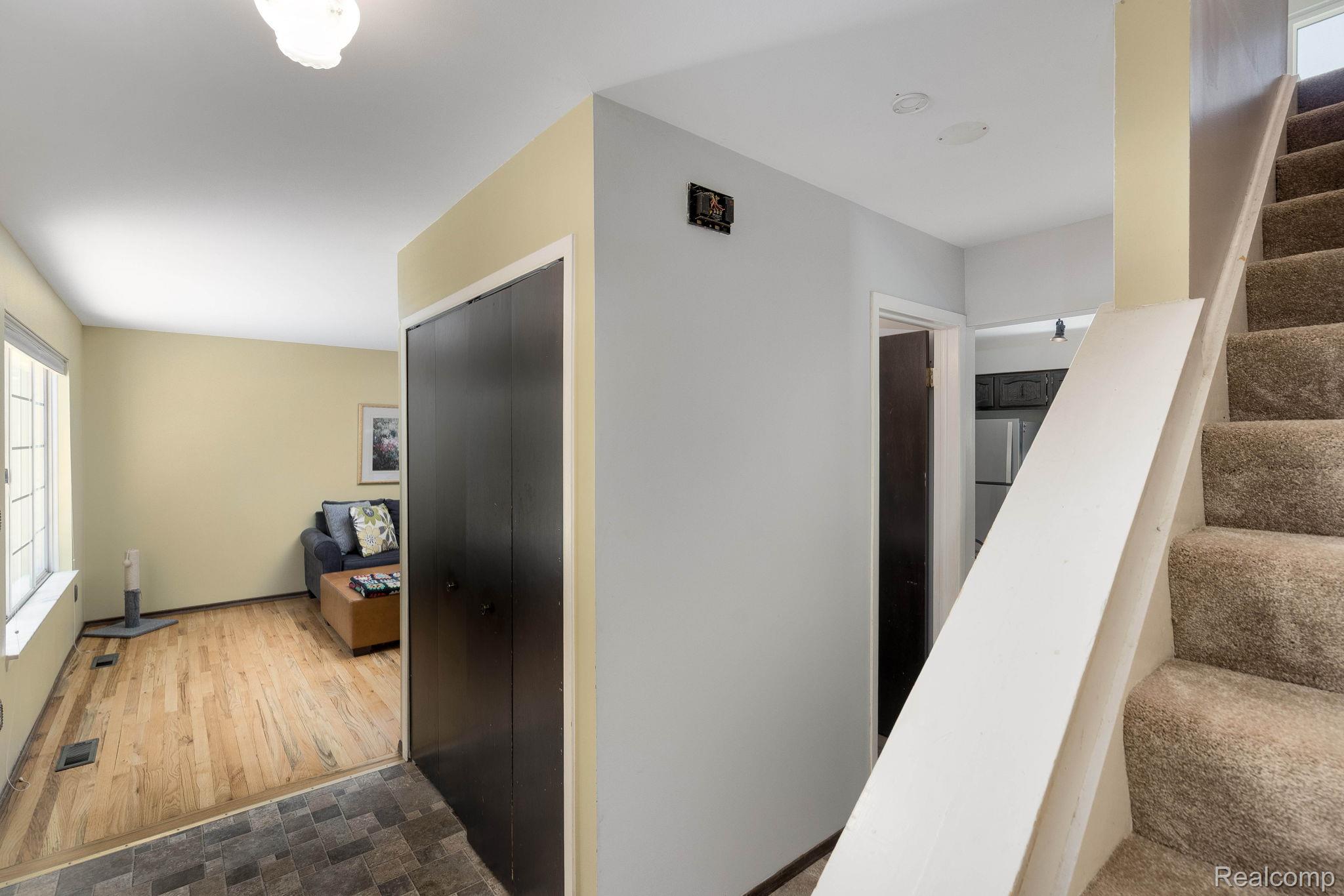 Troy City, Michigan 48083, United States, 3 Bedrooms Bedrooms, ,2 BathroomsBathrooms,Residential,Active,205605