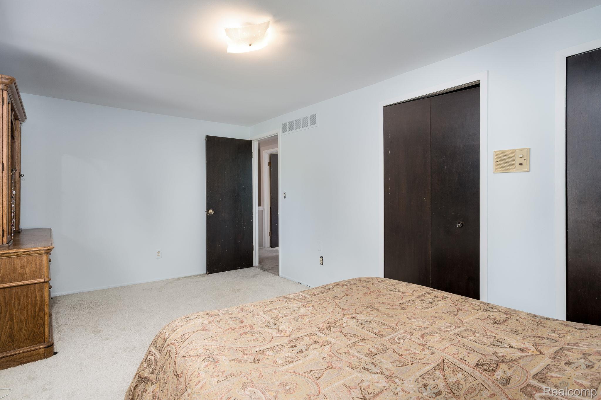 Troy City, Michigan 48083, United States, 3 Bedrooms Bedrooms, ,2 BathroomsBathrooms,Residential,Active,205605