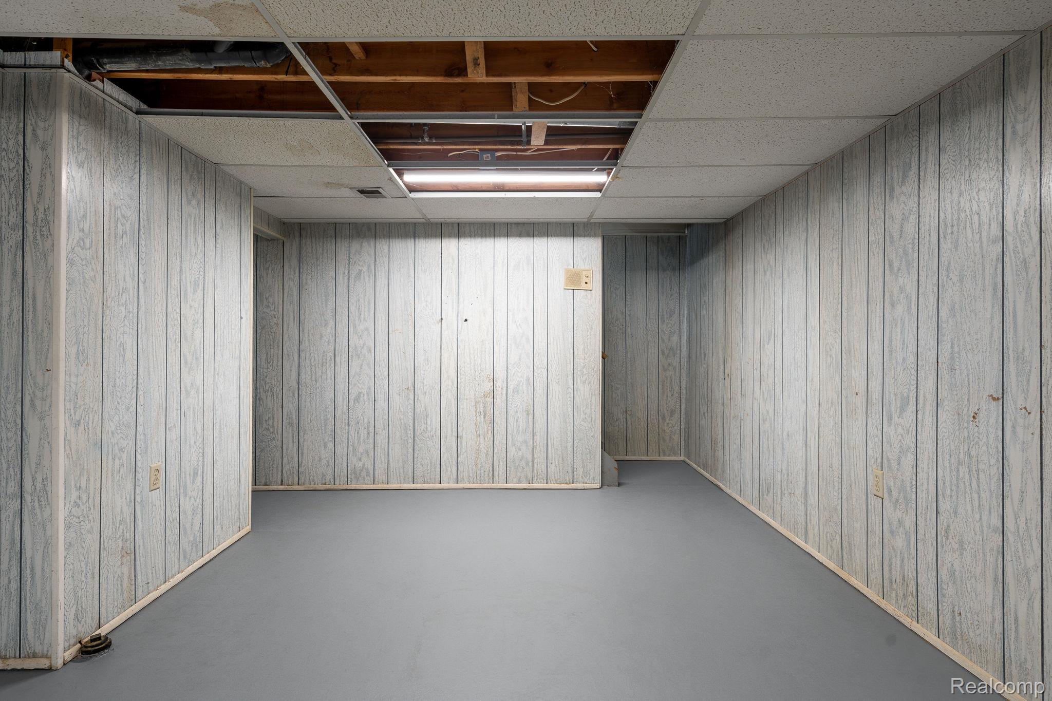 Troy City, Michigan 48083, United States, 3 Bedrooms Bedrooms, ,2 BathroomsBathrooms,Residential,Active,205605