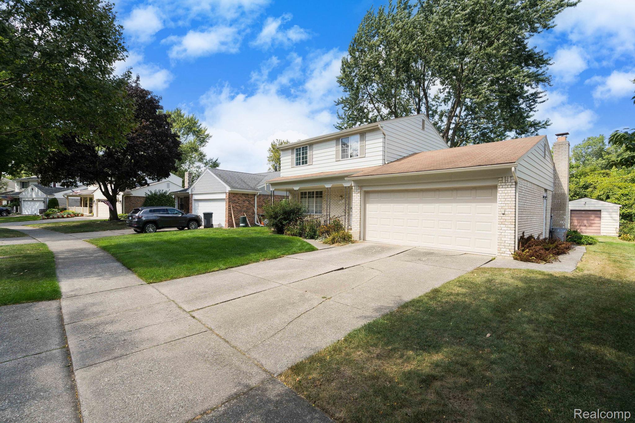 Troy City, Michigan 48083, United States, 3 Bedrooms Bedrooms, ,2 BathroomsBathrooms,Residential,Active,205605