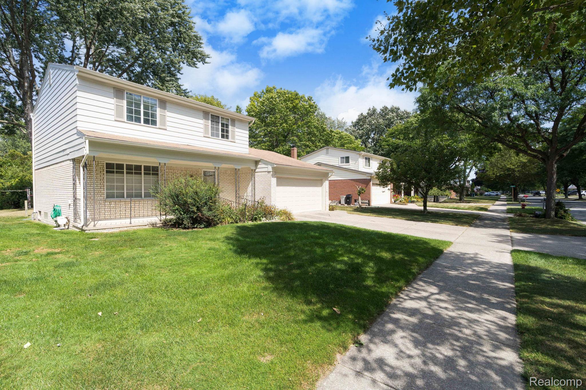 Troy City, Michigan 48083, United States, 3 Bedrooms Bedrooms, ,2 BathroomsBathrooms,Residential,Active,205605