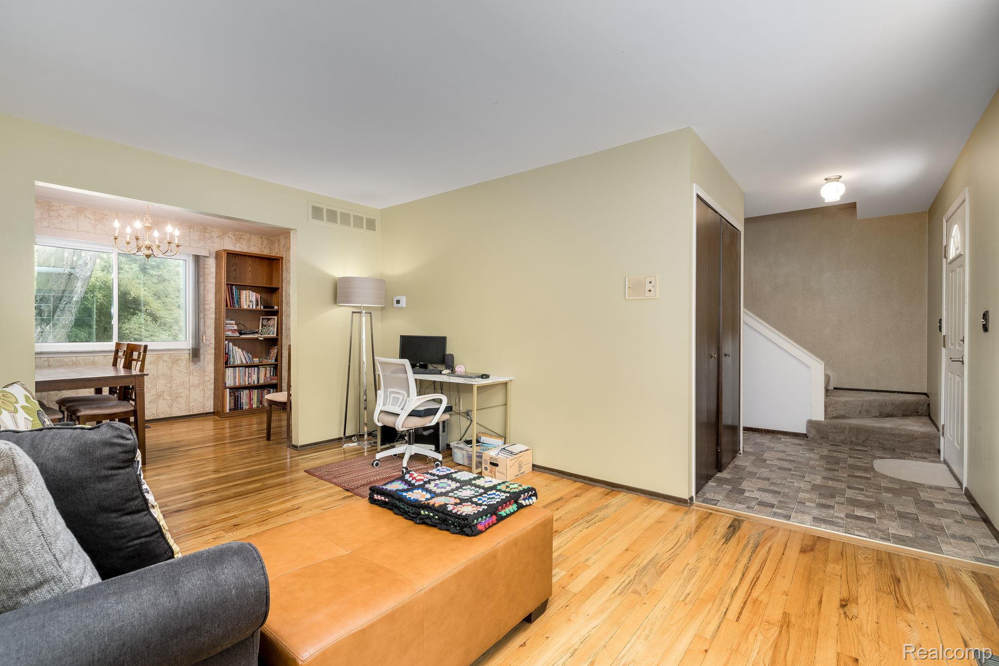 Troy City, Michigan 48083, United States, 3 Bedrooms Bedrooms, ,2 BathroomsBathrooms,Residential,Active,205605