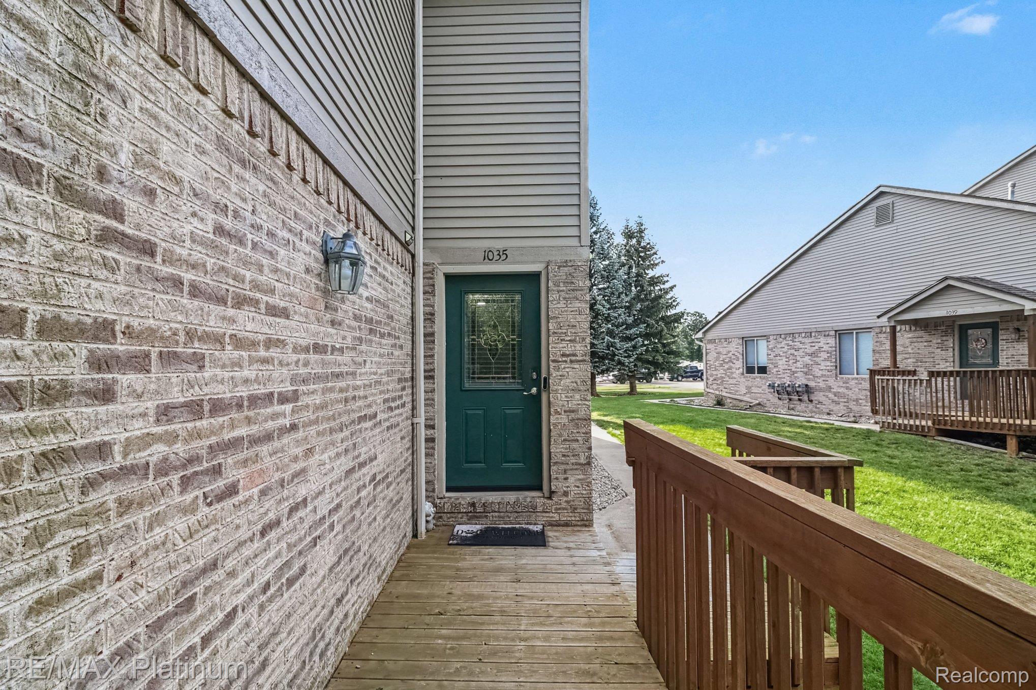 1035 Old Leake Court 17