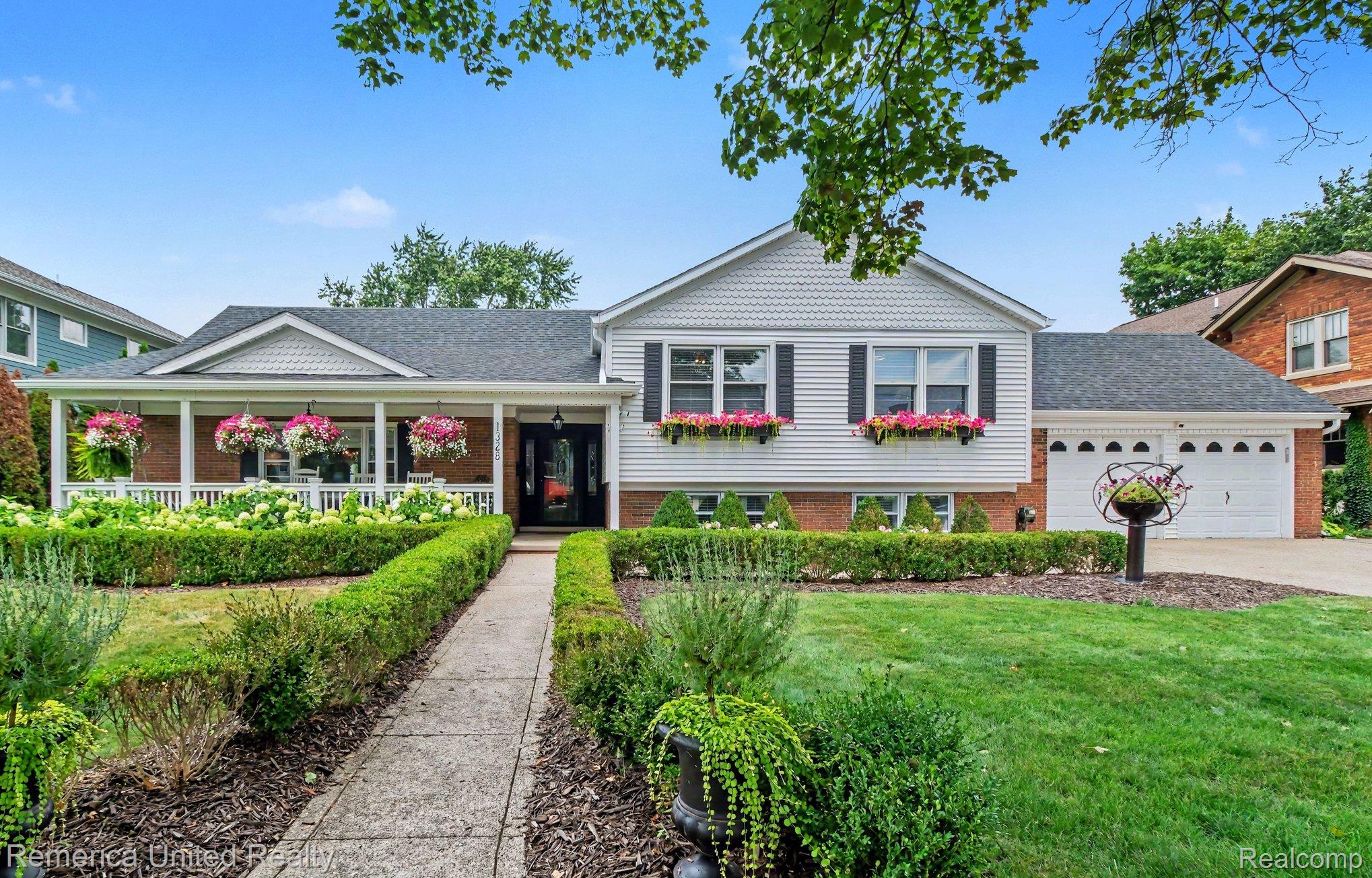 1328 W Ann Arbor Trail