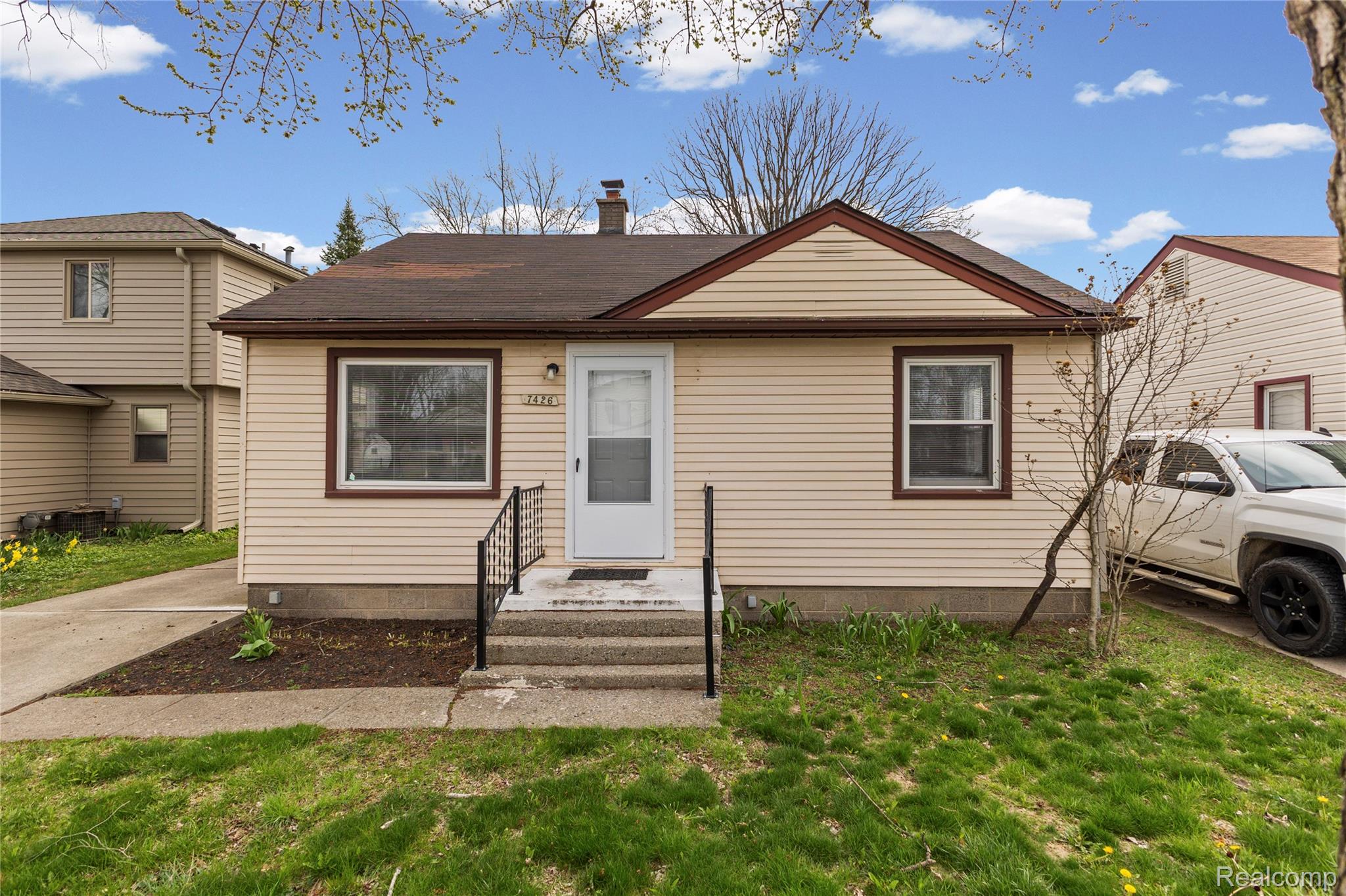 7426 Floral Street