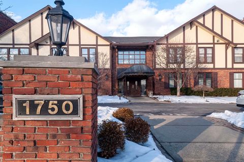 1750 Vernier Road Grosse Pointe Woods City MI 48236