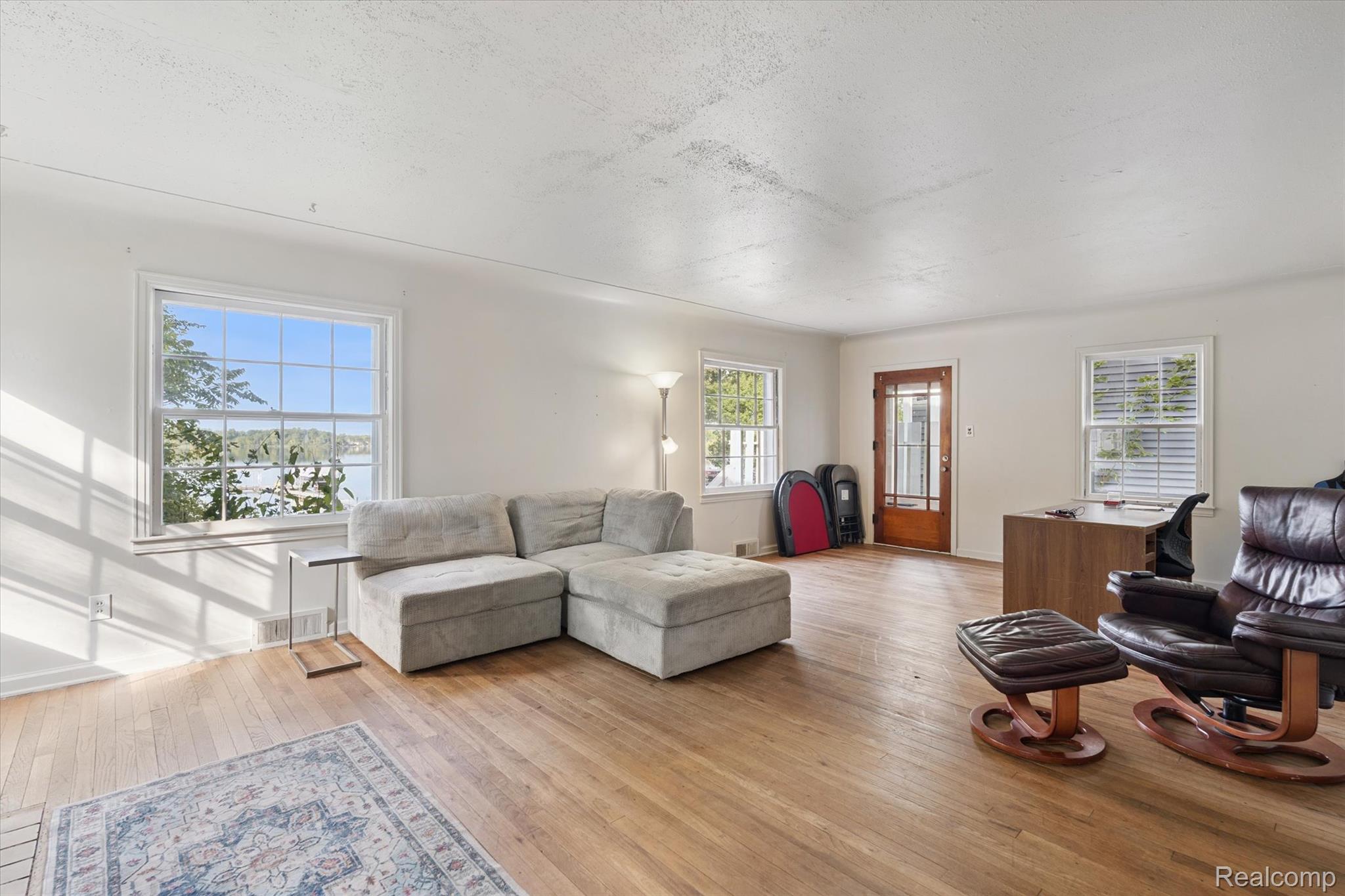 14206 Eastview Drive