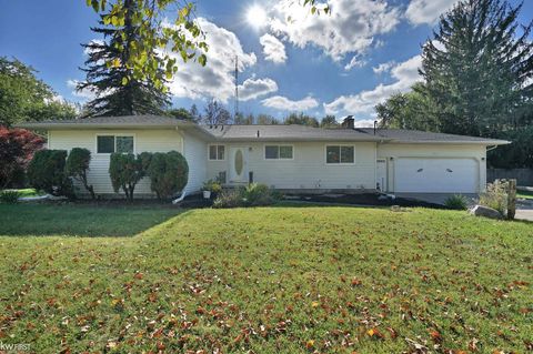 3318 Long Street Burton City MI 48519