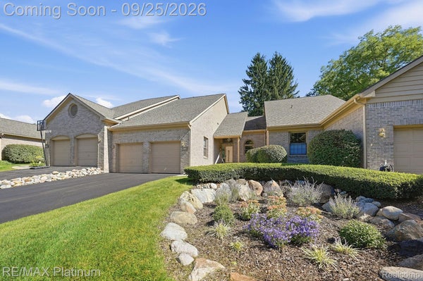 4971 FAIRWAYS DR, BRIGHTON, MI 48116 - Image d569cce7d2c58a2aea5aa4848b62afa0/2326713198