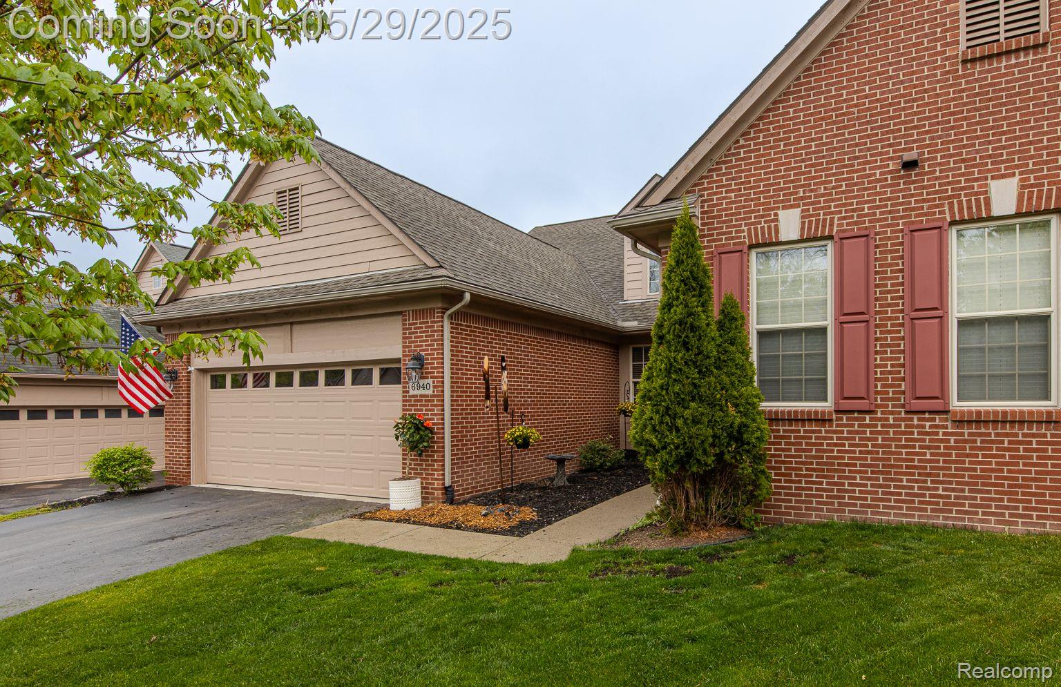 6940 STONEWOOD