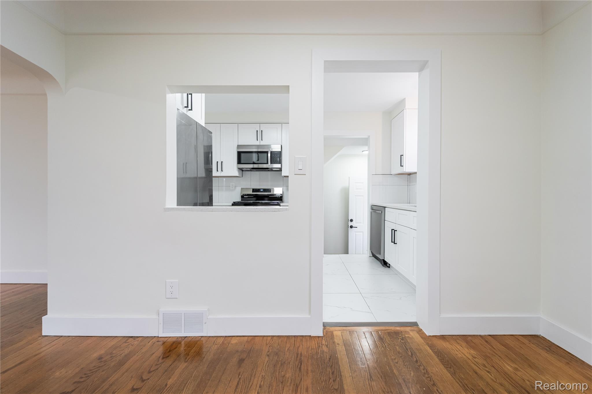 16535 Lincoln Avenue