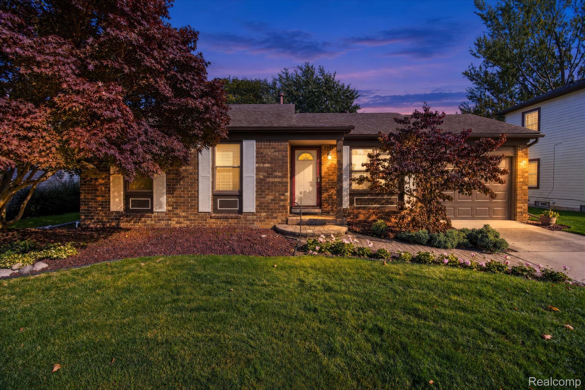 460 Roseland Drive