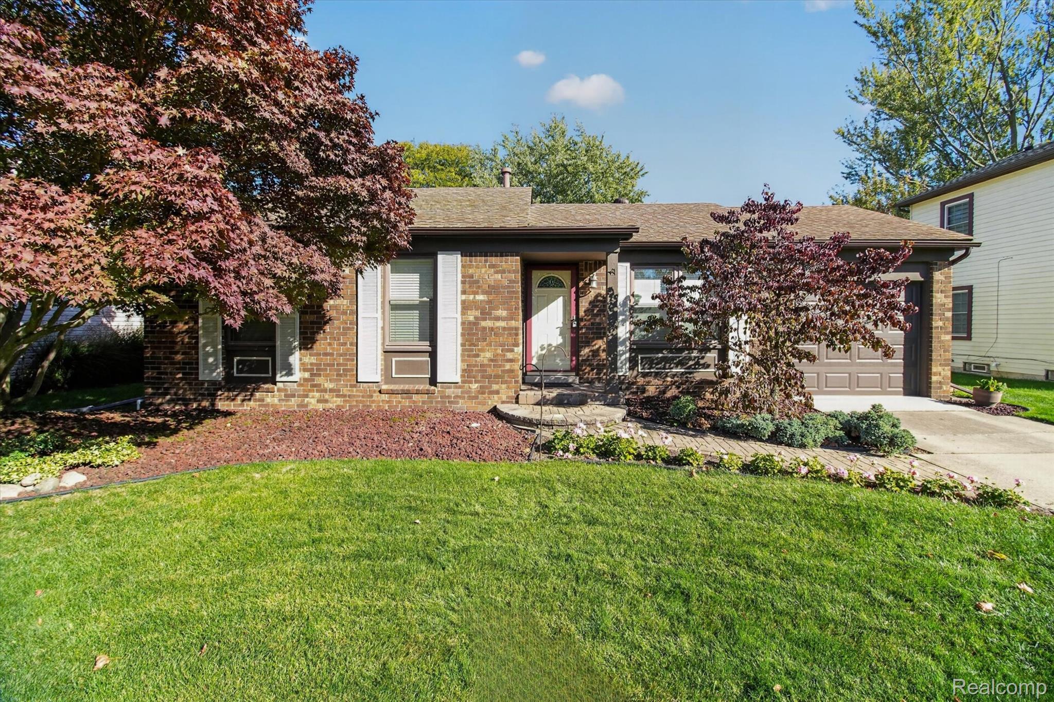 460 Roseland Drive