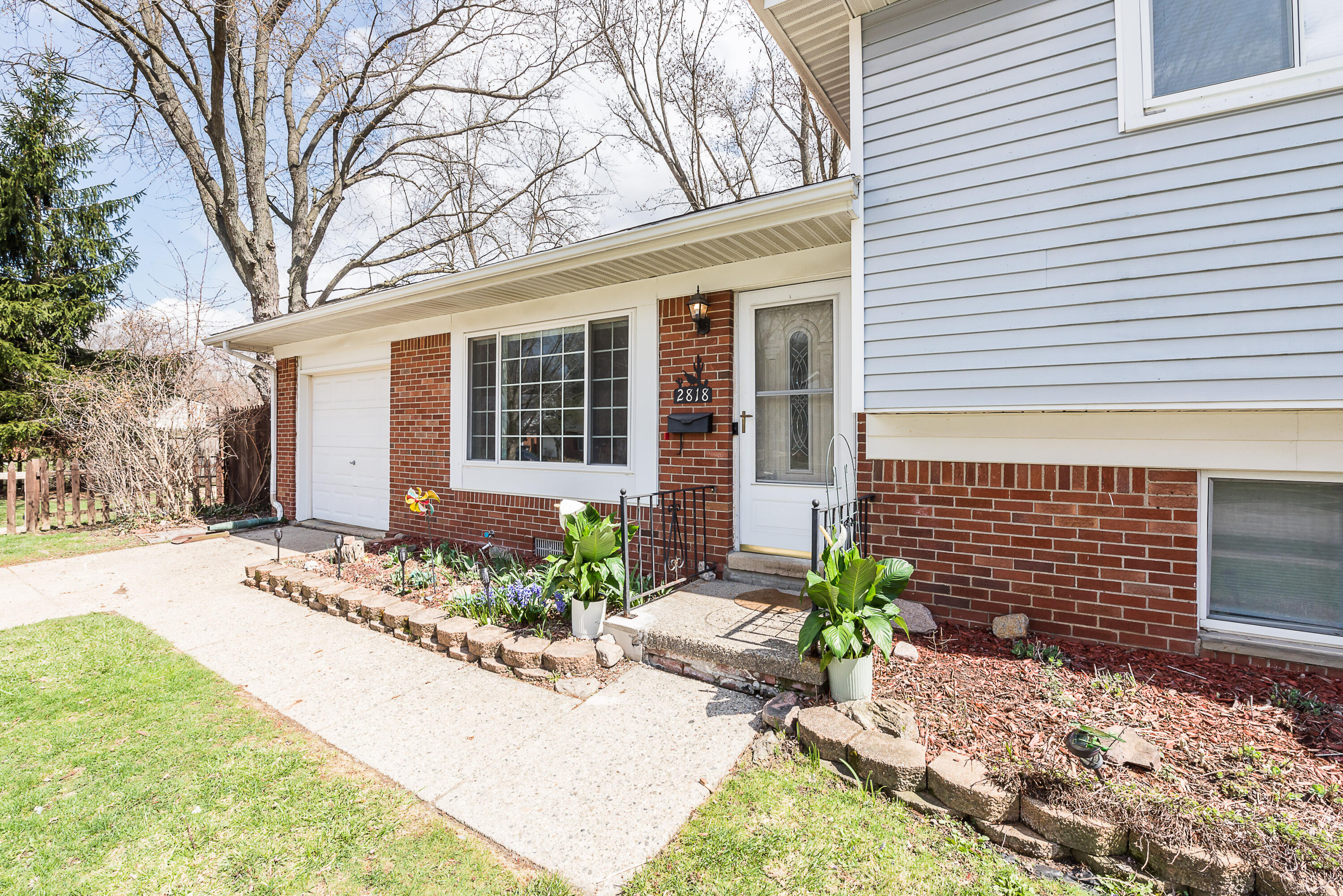 2818 Marshall Street