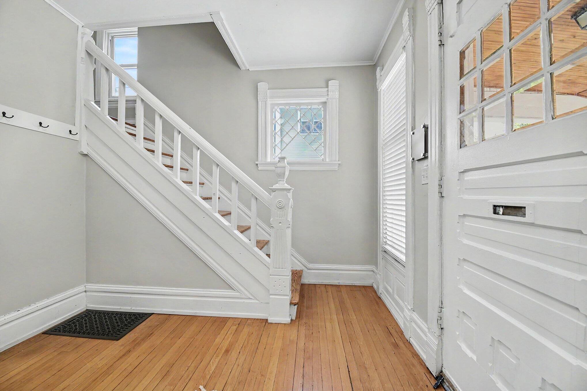 327 Henry Avenue SE