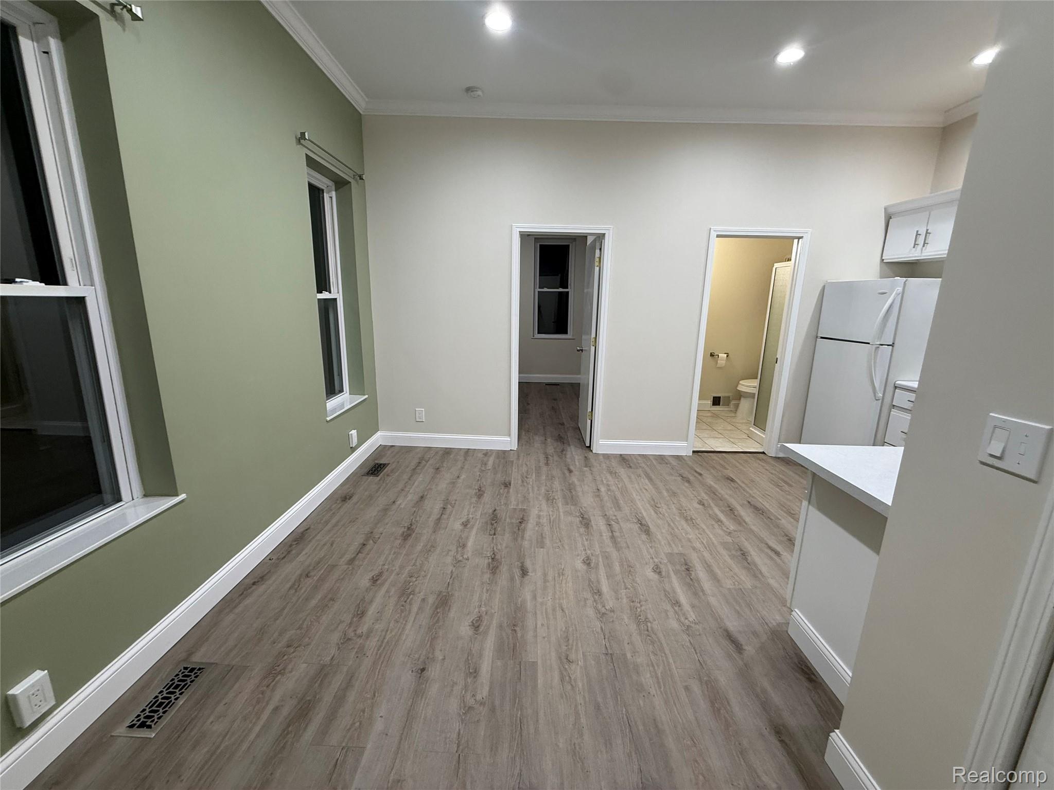 140 S. Saginaw St. Unit 4