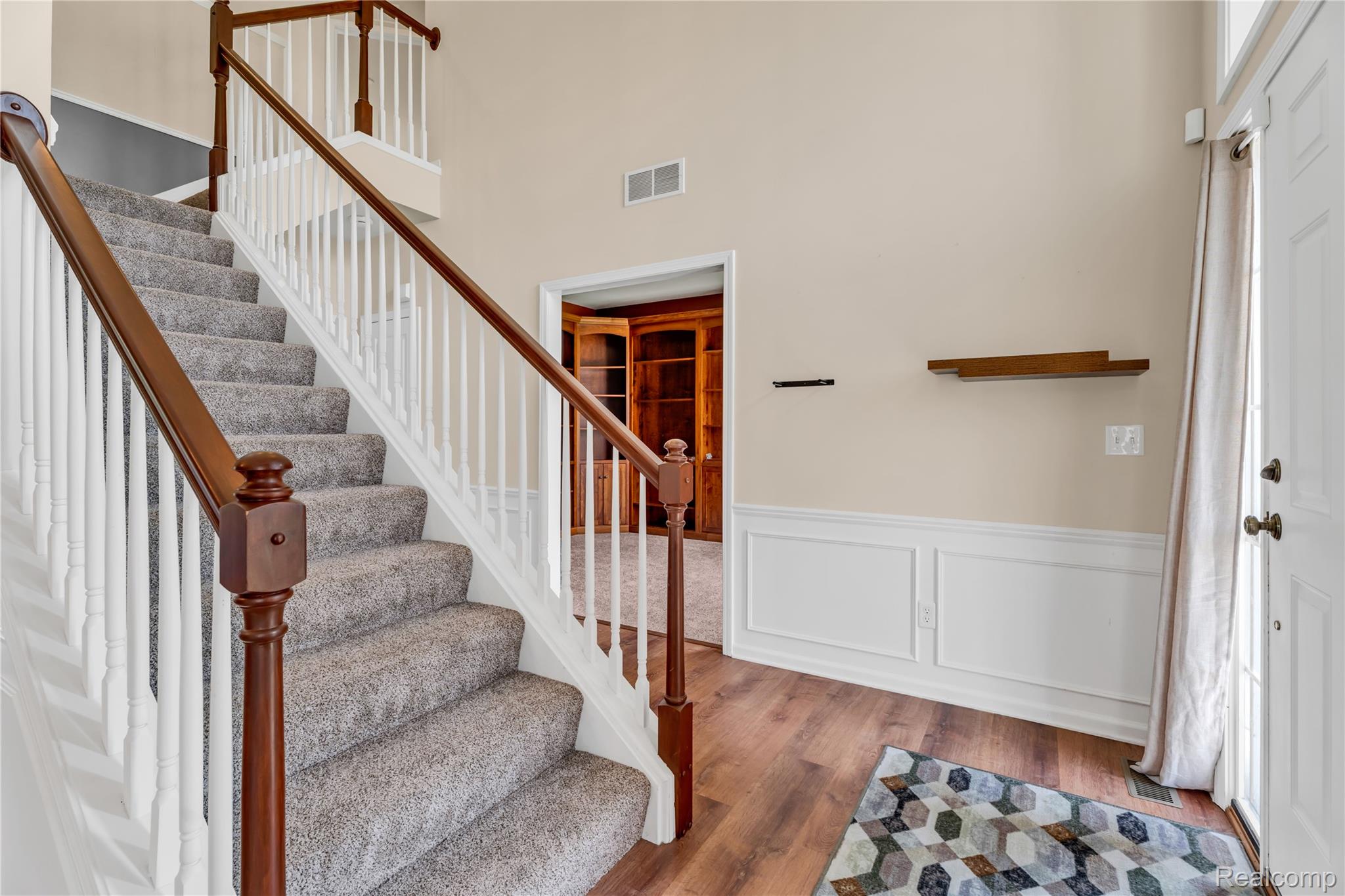 6119 AMBER Lane