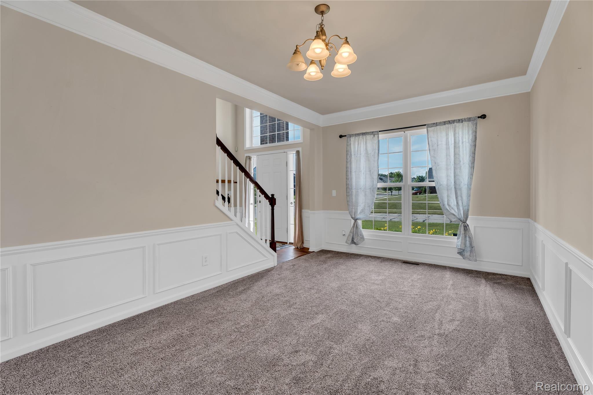 6119 AMBER Lane