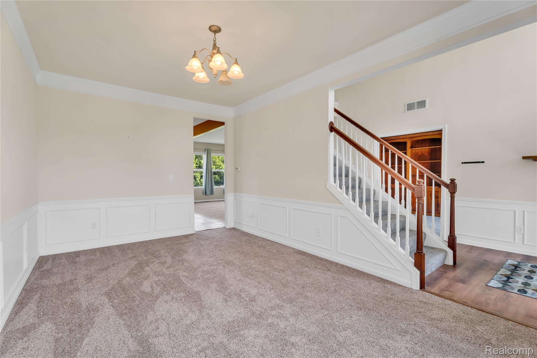 6119 AMBER Lane