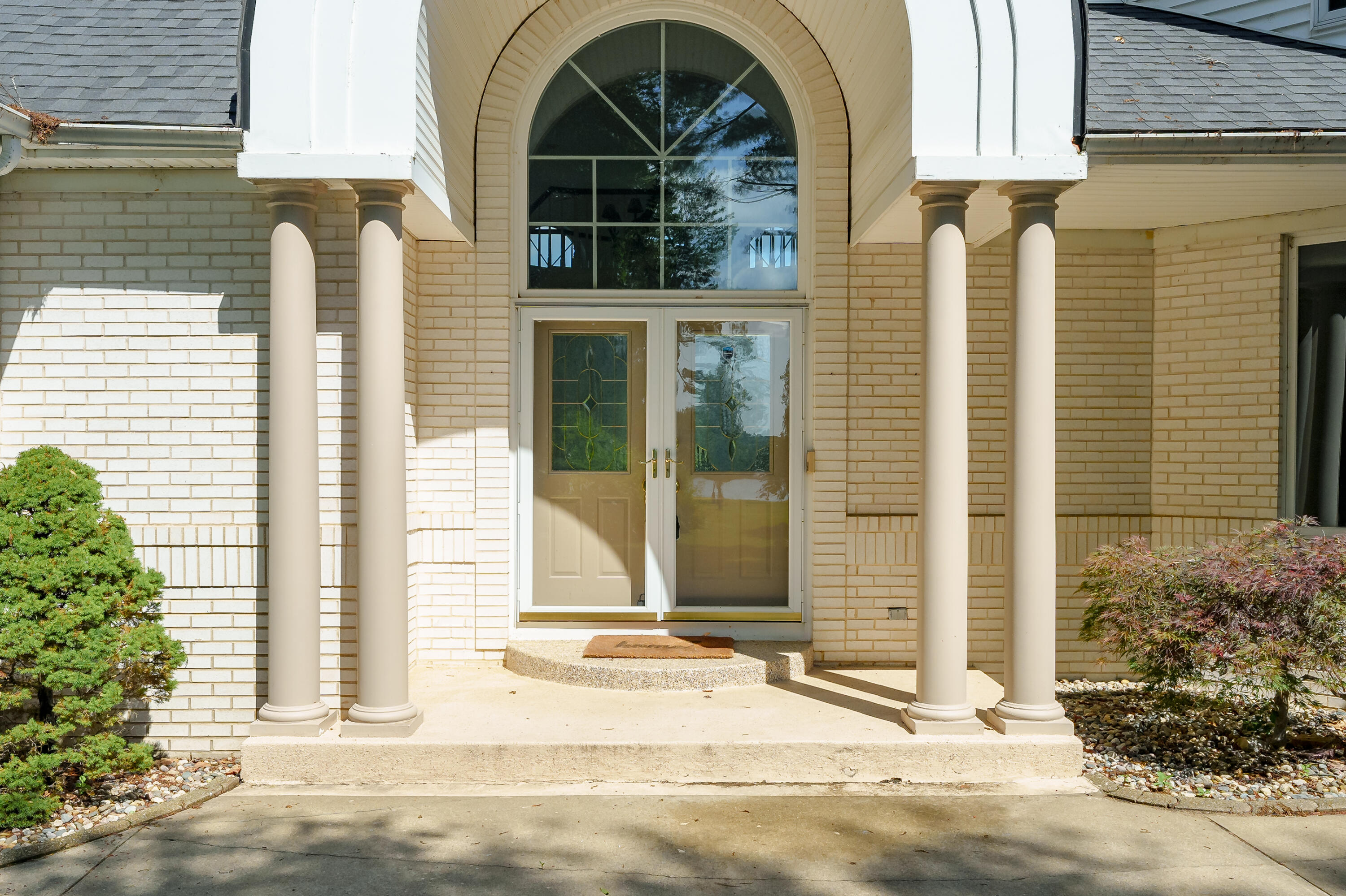 711 Windamere Boulevard