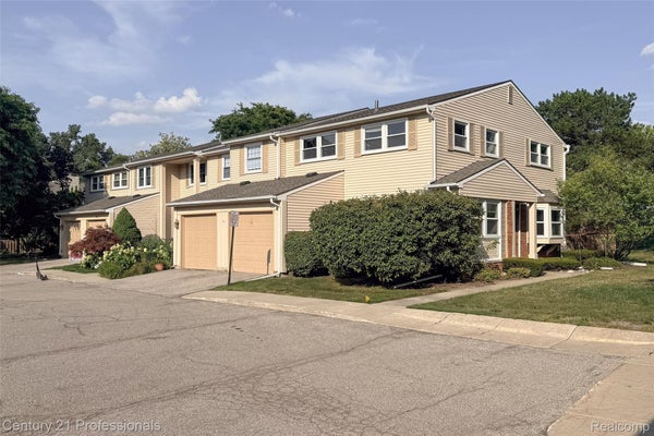1520 BRENTWOOD DR, TROY, MI 48098 - Image d5d3a886039b2bba90c4720cb00dc88d/2536350091