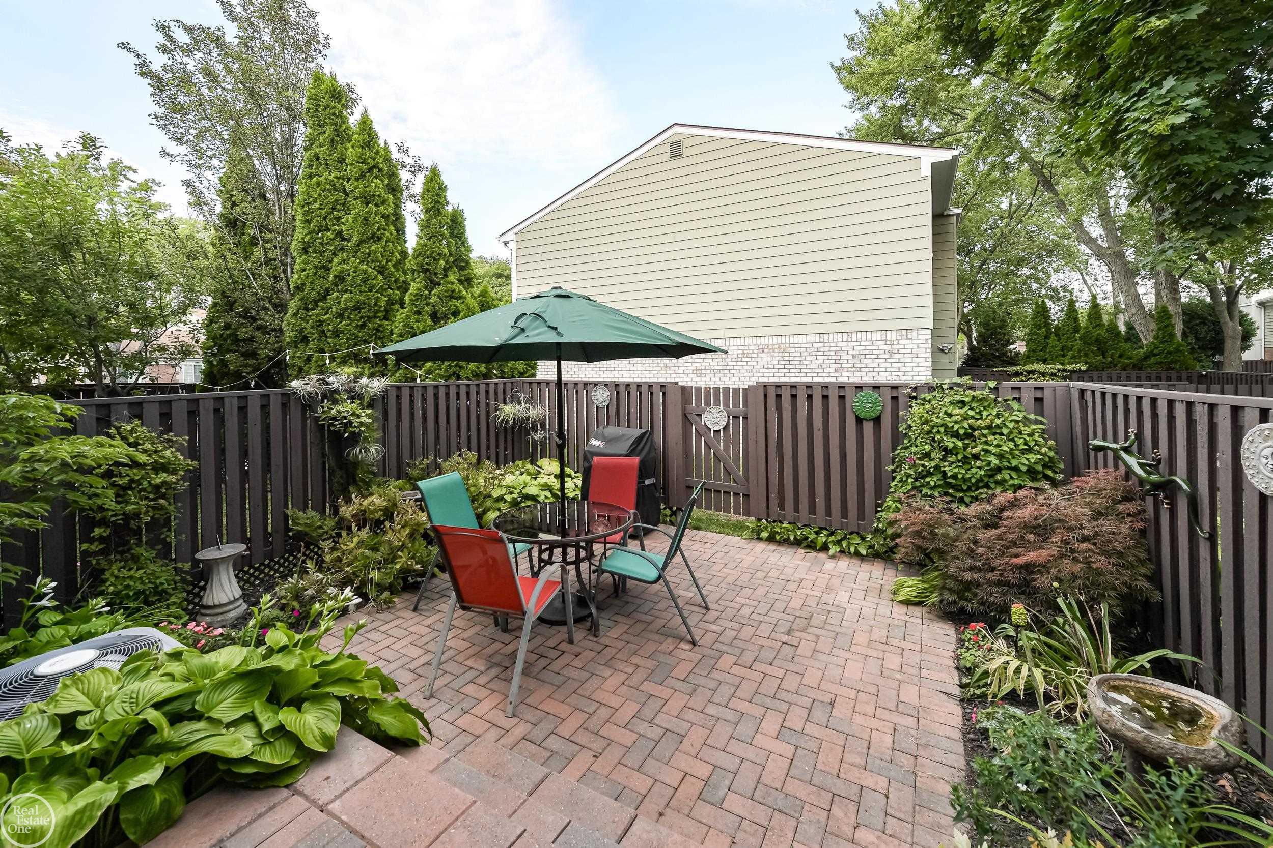 5056 Coventry Street