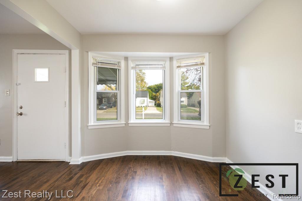 19366 Woodside Street