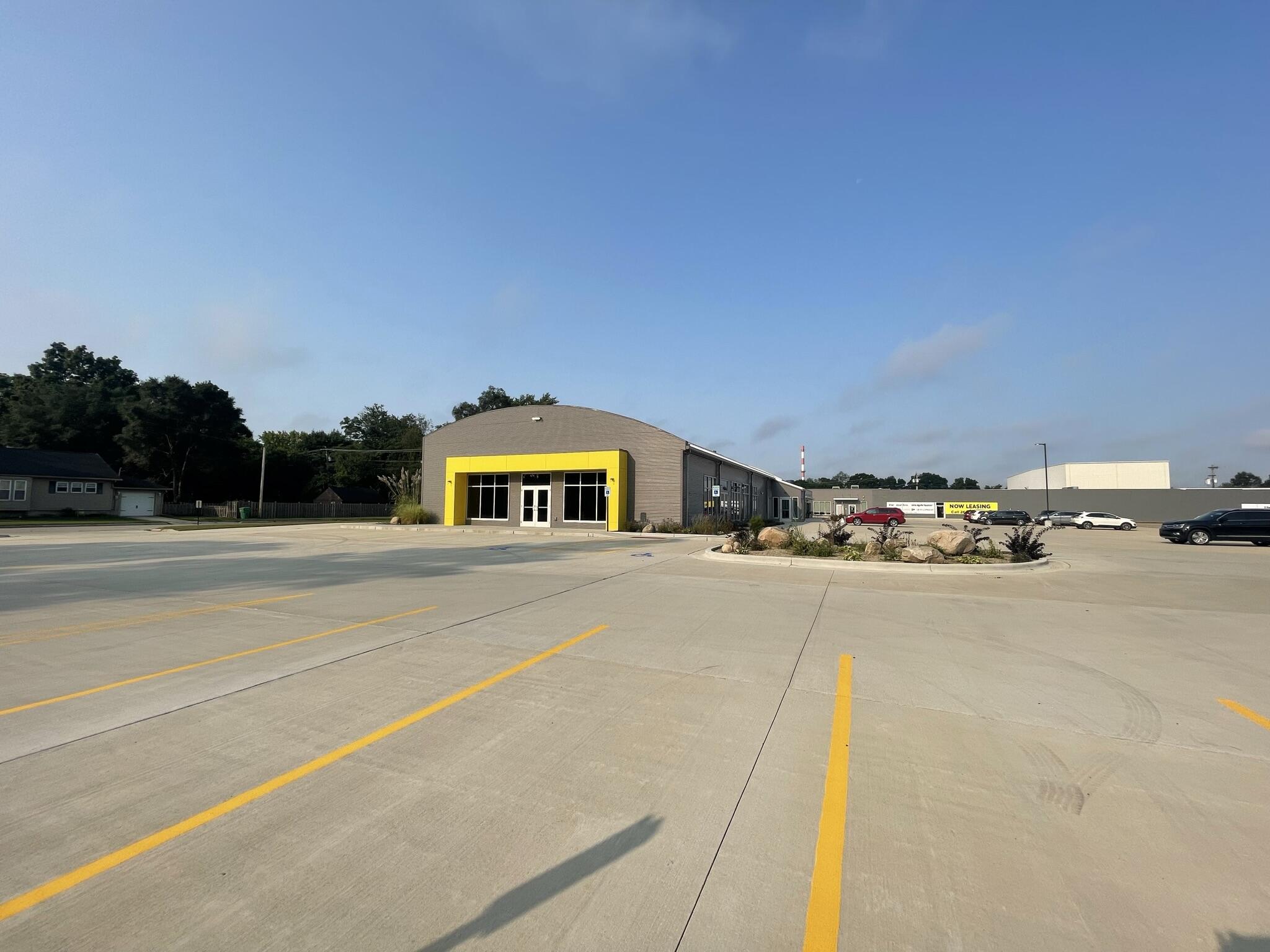 1100 N Main Street 1144