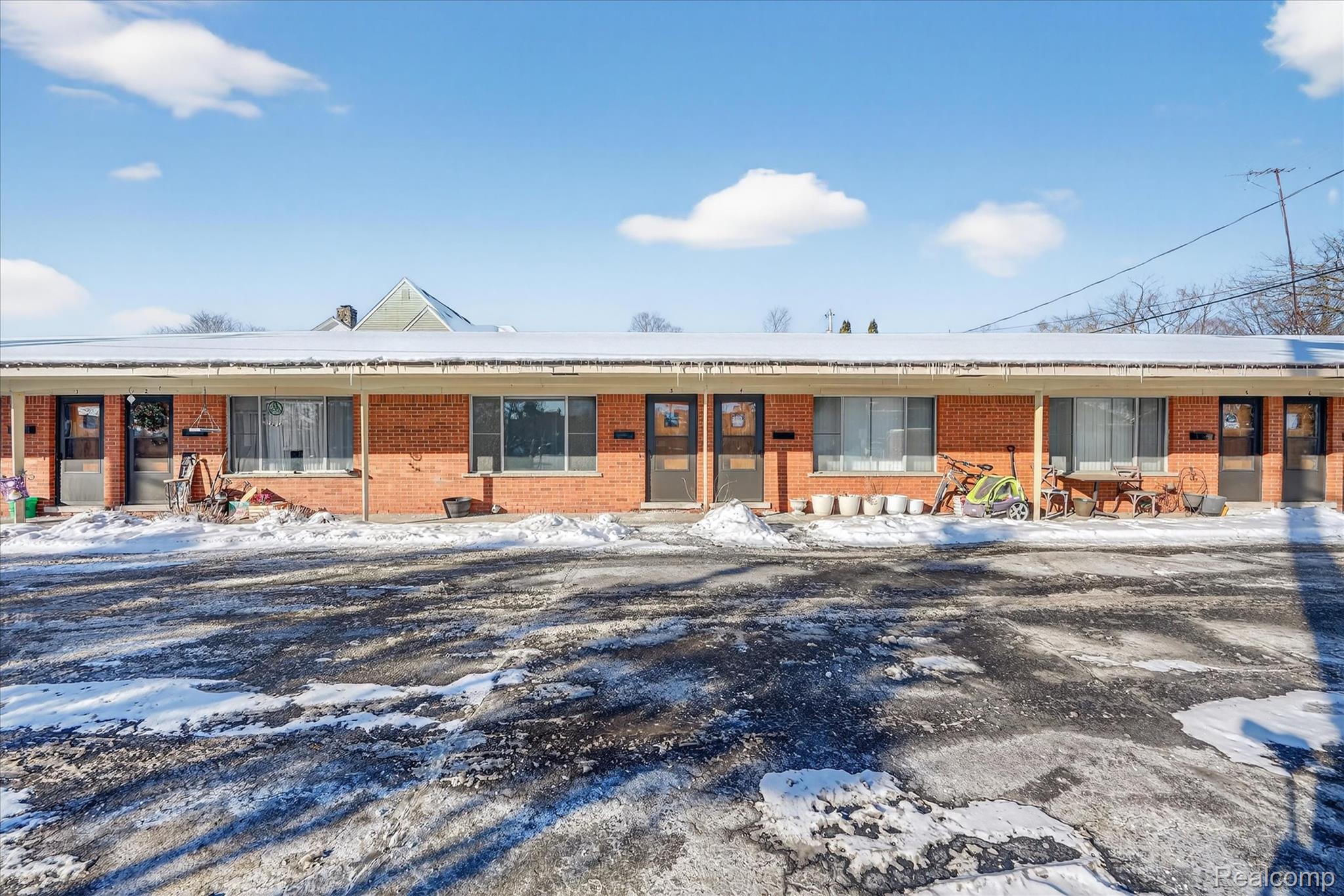 23 W Burdick Street 1