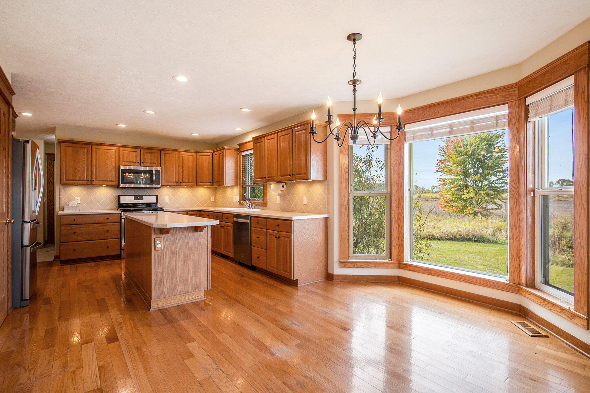 9975 Young Avenue NE