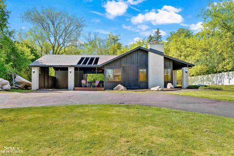 5578 Perrytown Street West Bloomfield Charter Township Oakland MI 48322