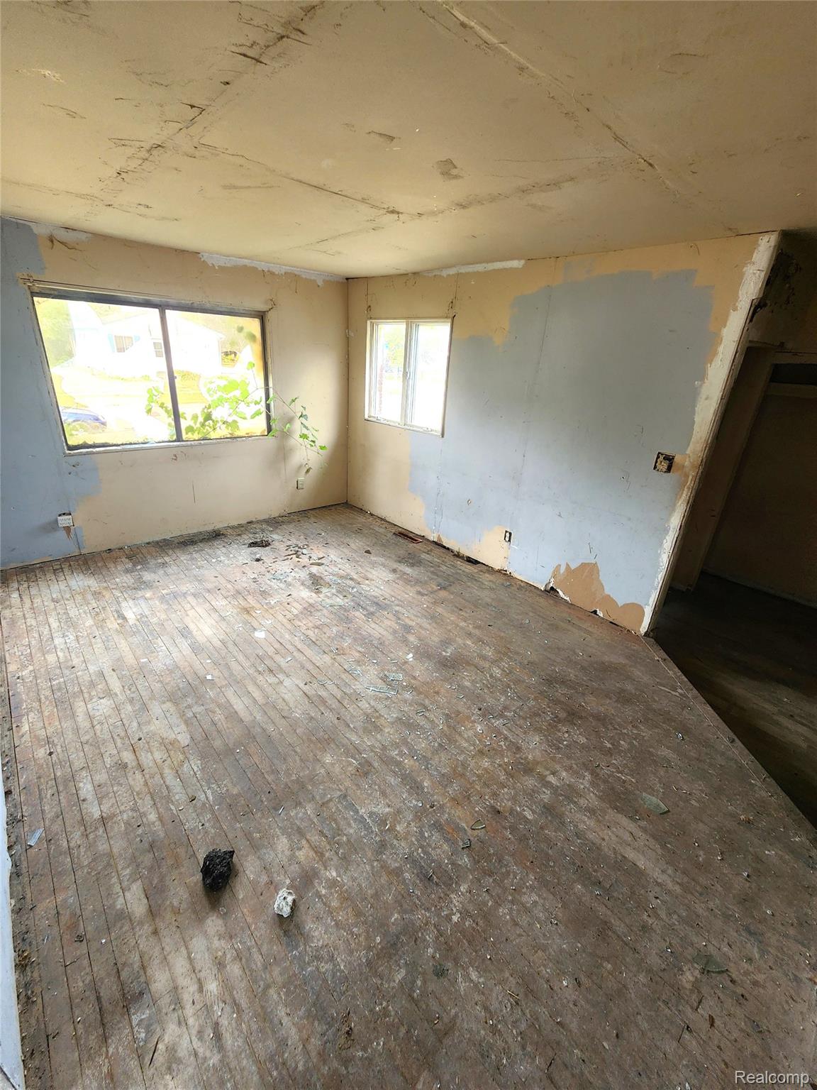 6104 Hilton Lane