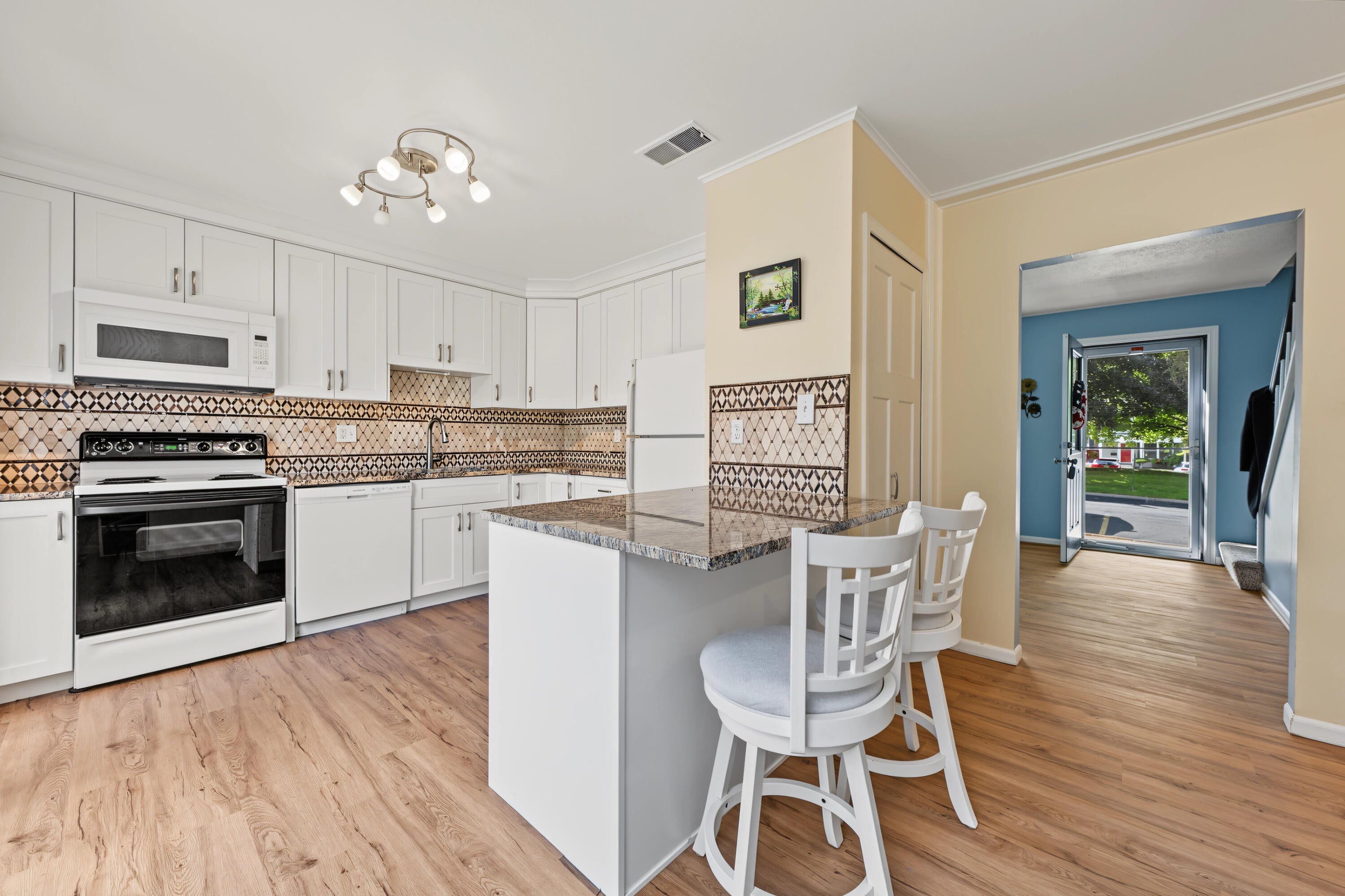 905 Medford Court
