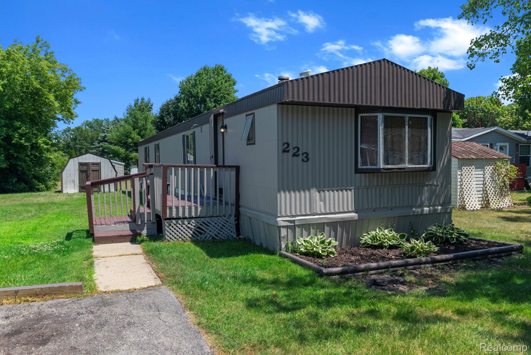 351 North Squirrel Road 223